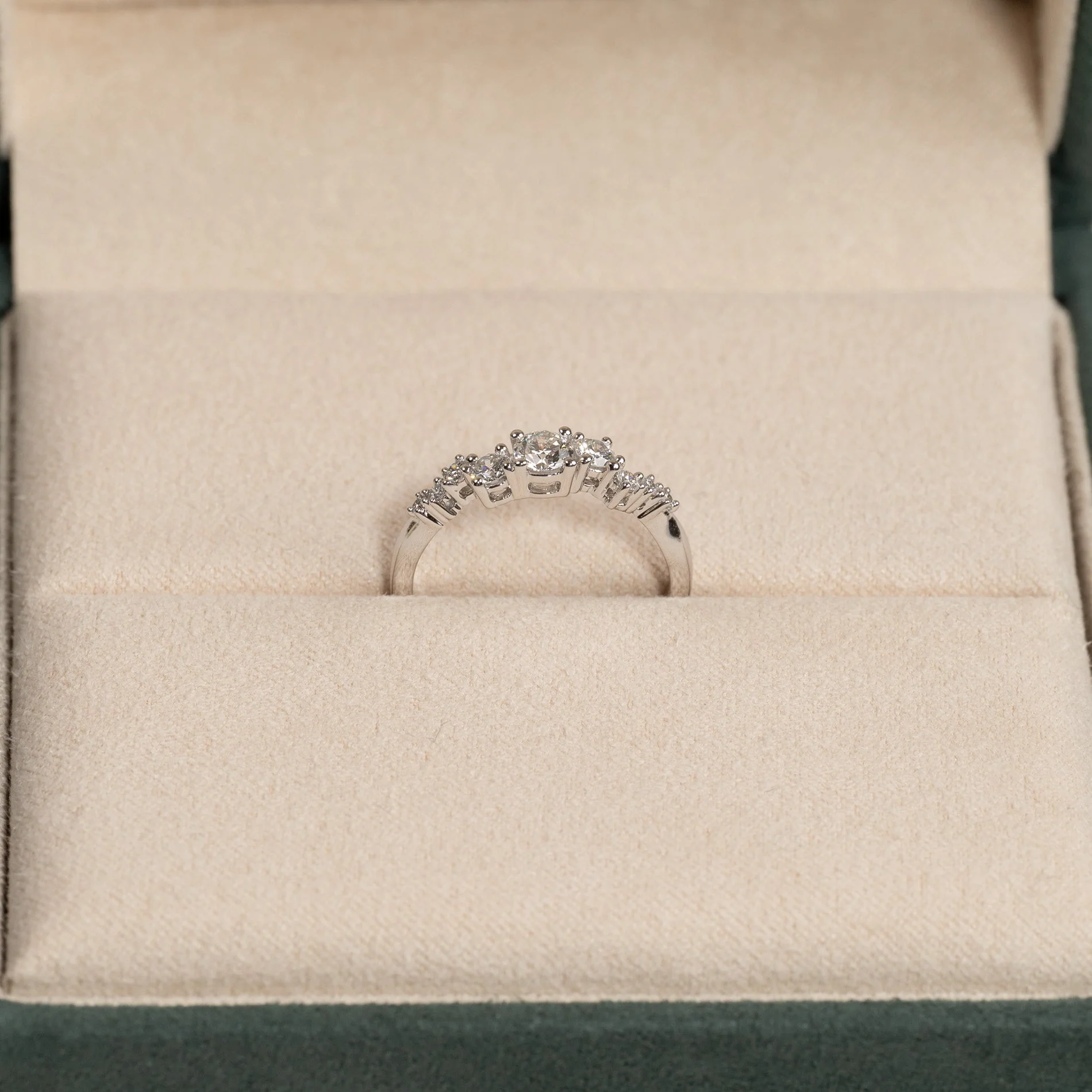 ORGANIC CLUSTER LAB-DIAMOND RING - 0.5ct - WG - Image 10