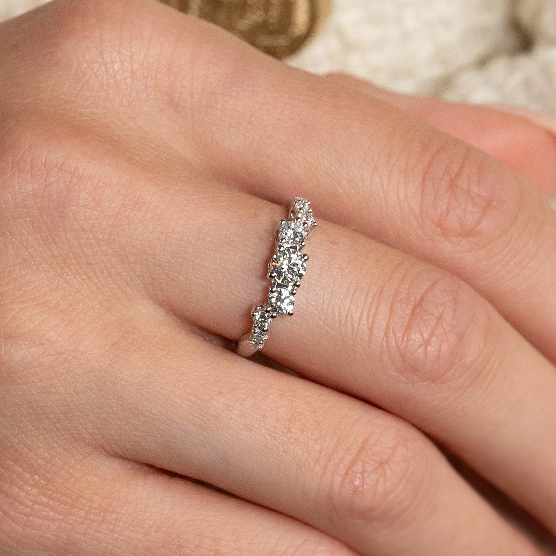ORGANIC CLUSTER LAB-DIAMOND RING - 0.7ct - WG - Image 2