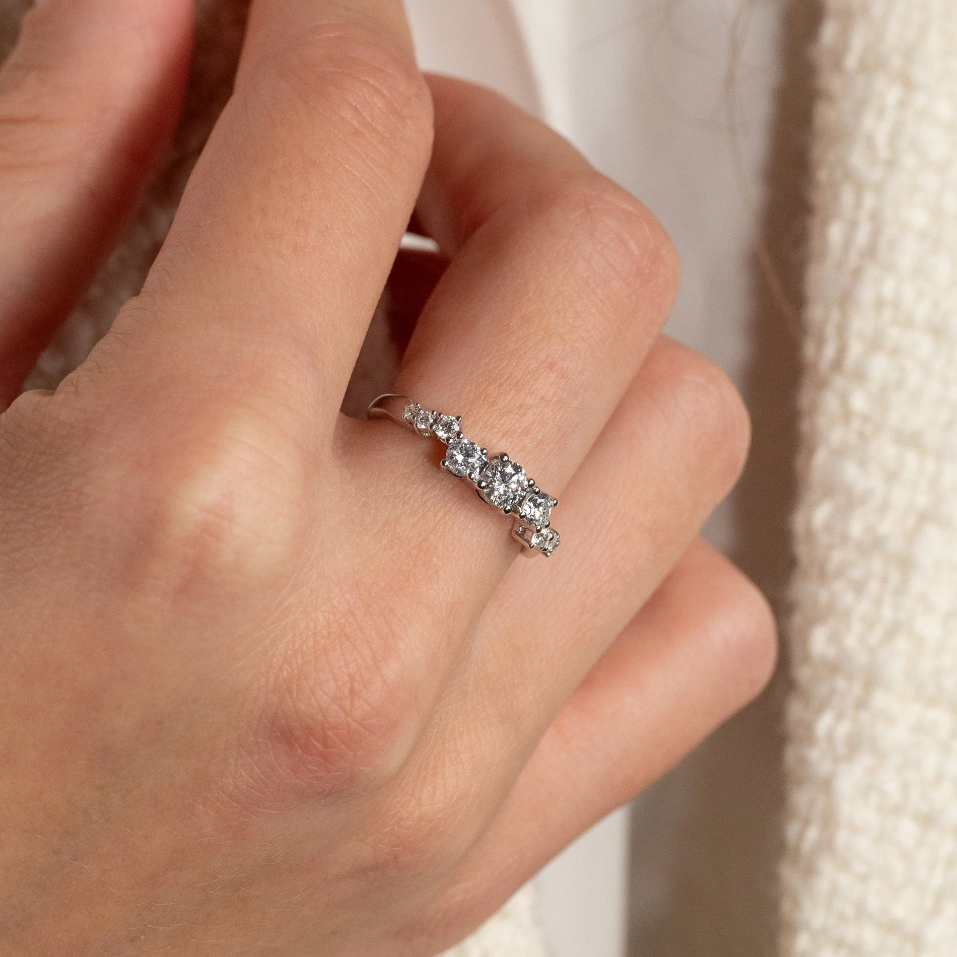 ORGANIC CLUSTER LAB-DIAMOND RING - 0.7ct - WG - Image 5