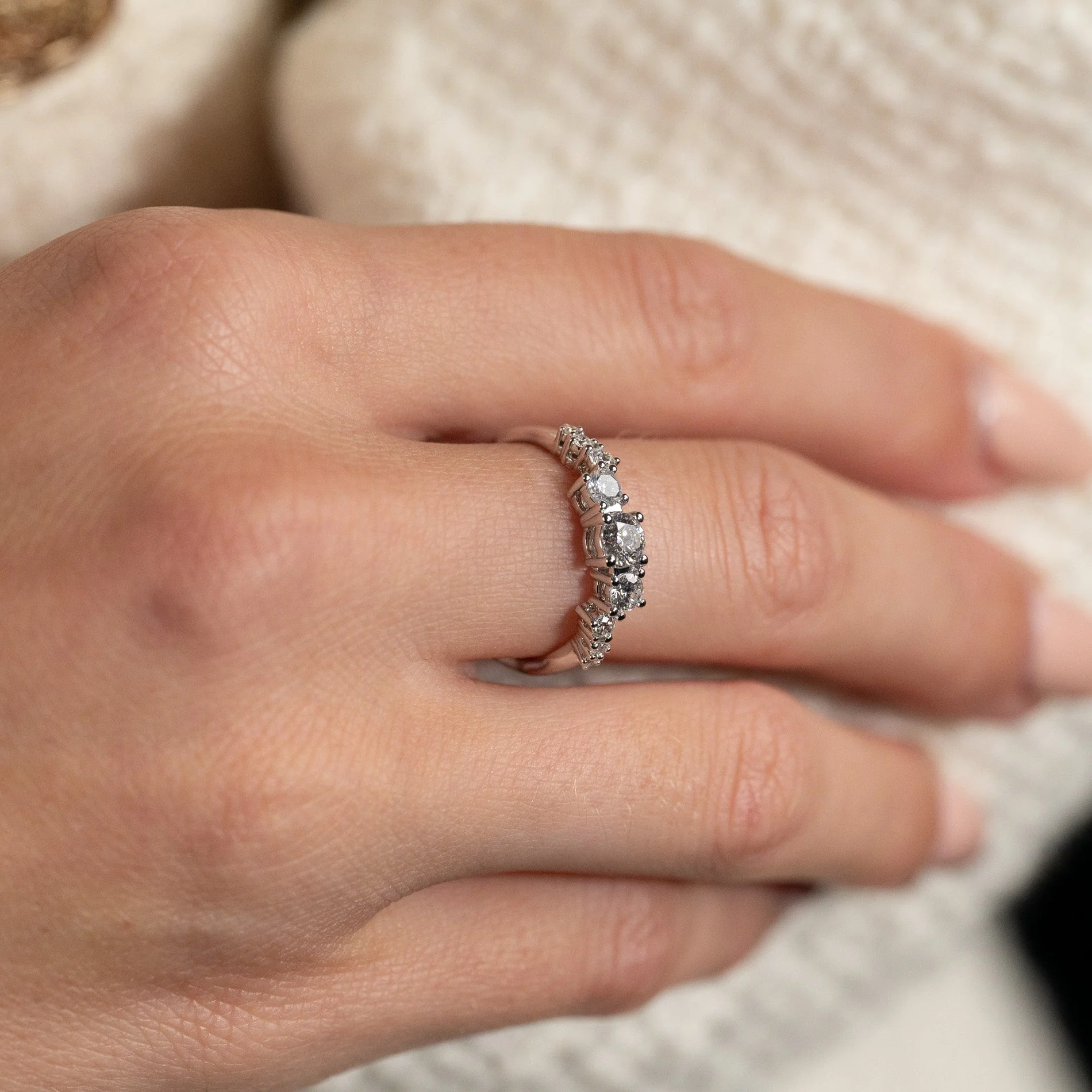 ORGANIC CLUSTER LAB-DIAMOND RING - 0.7ct - WG - Image 8