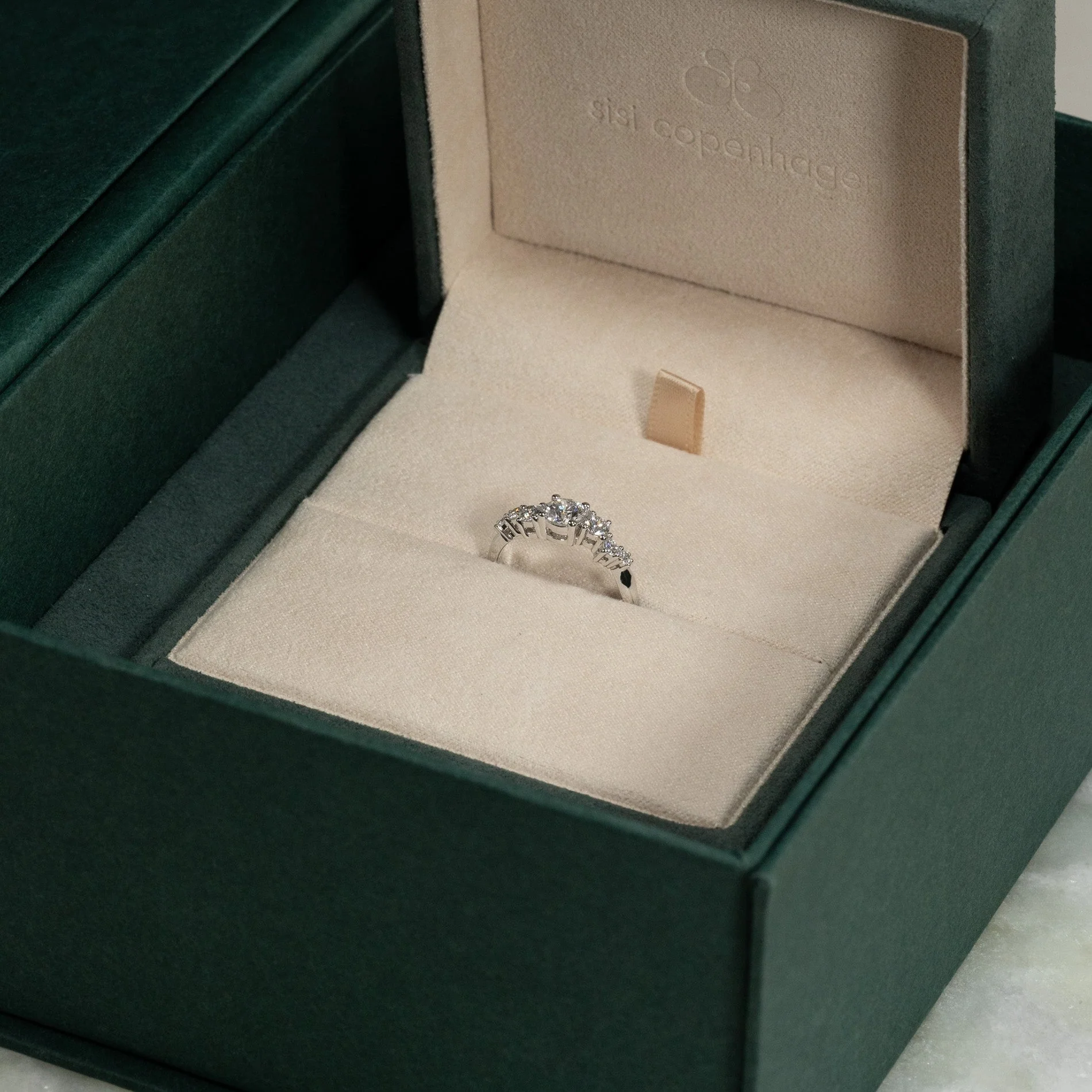 ORGANIC CLUSTER LAB-DIAMOND RING - 0.9ct - WG - Image 10