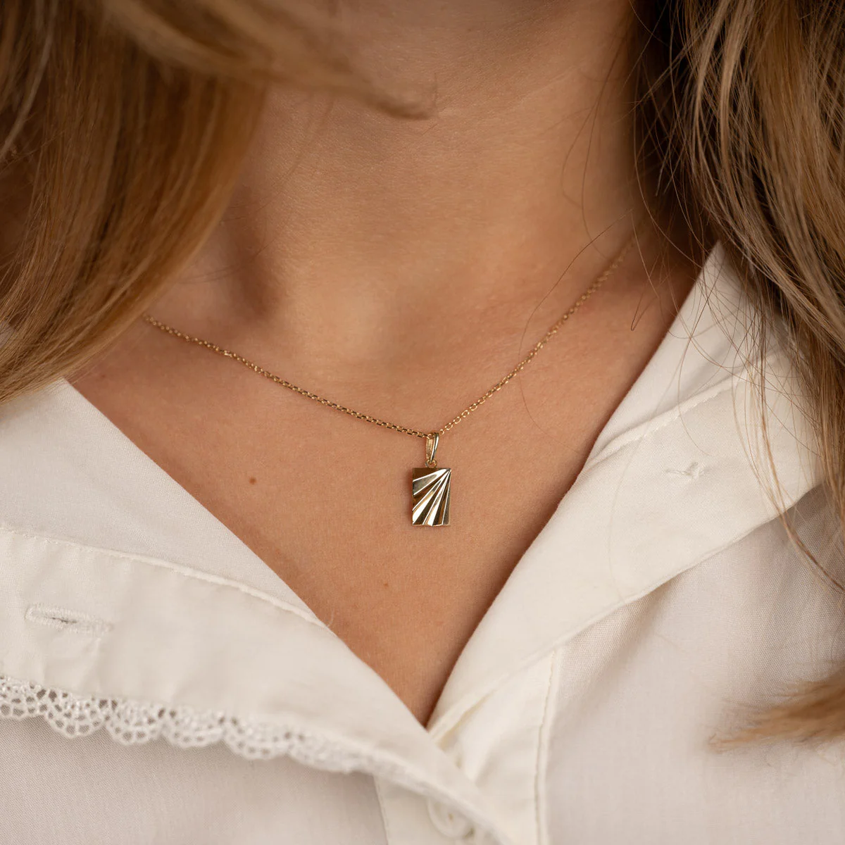 ORIANA SOLID GOLD PENDANT - Image 2