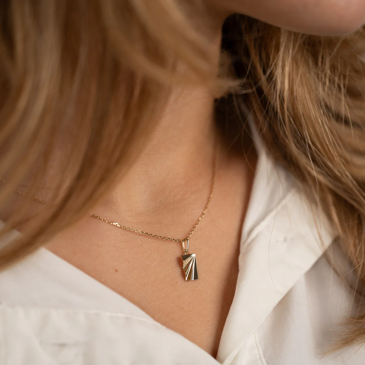 ORIANA SOLID GOLD PENDANT - Image 7