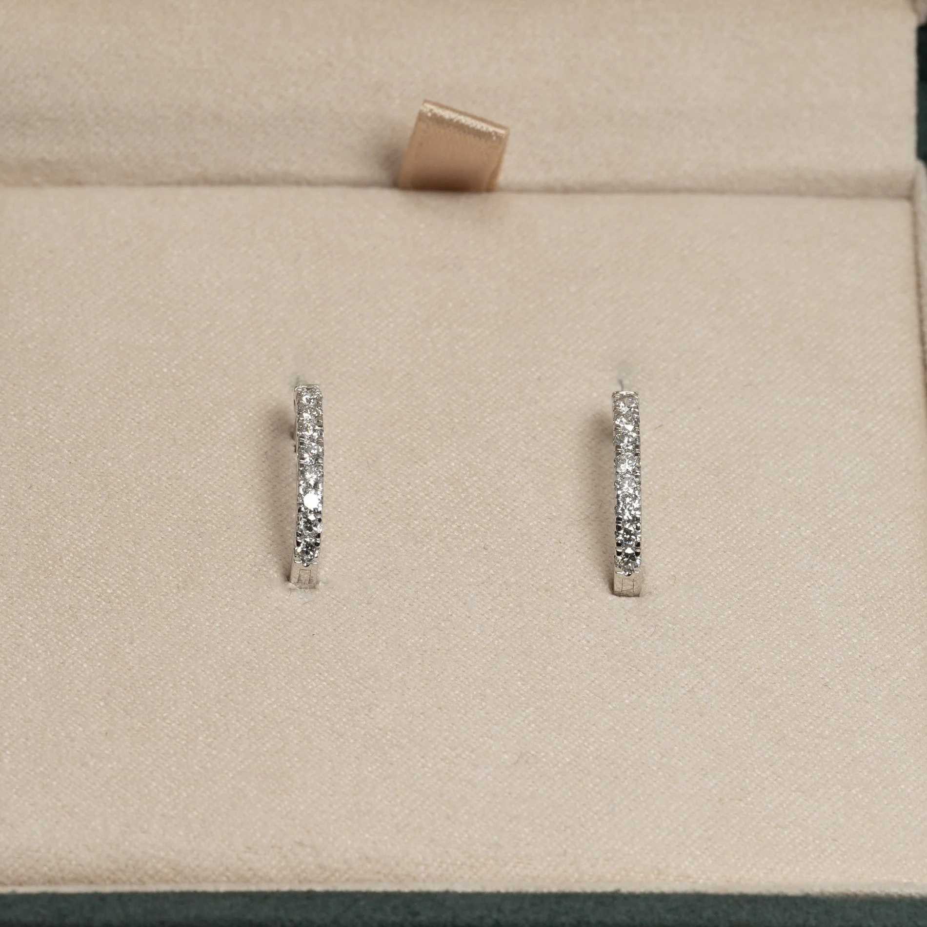 OVAL LAB-DIAMOND CREOL EARRING - 0.45ct - WG - Image 13