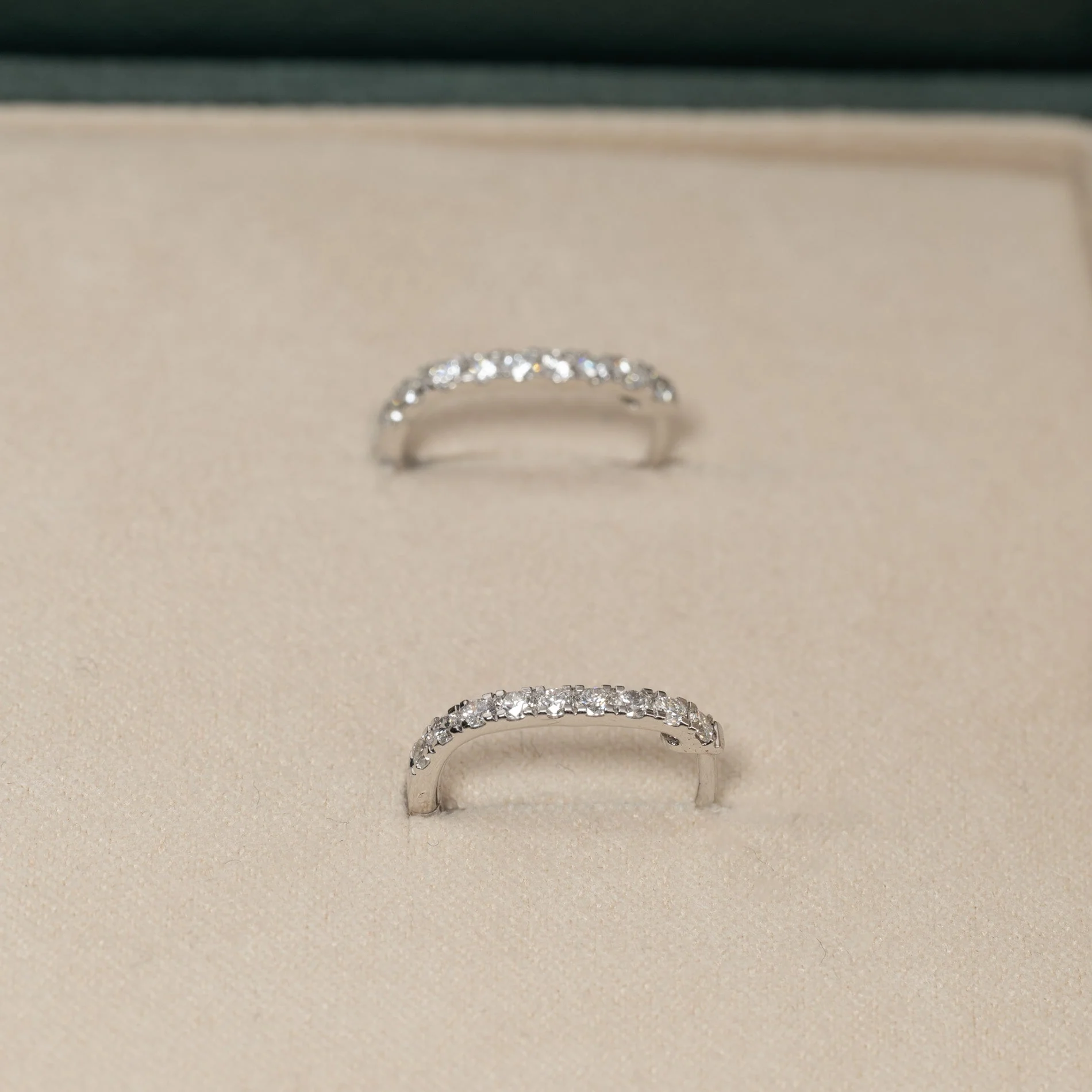 OVAL LAB-DIAMOND CREOL EARRING - 0.45ct - WG - Image 3