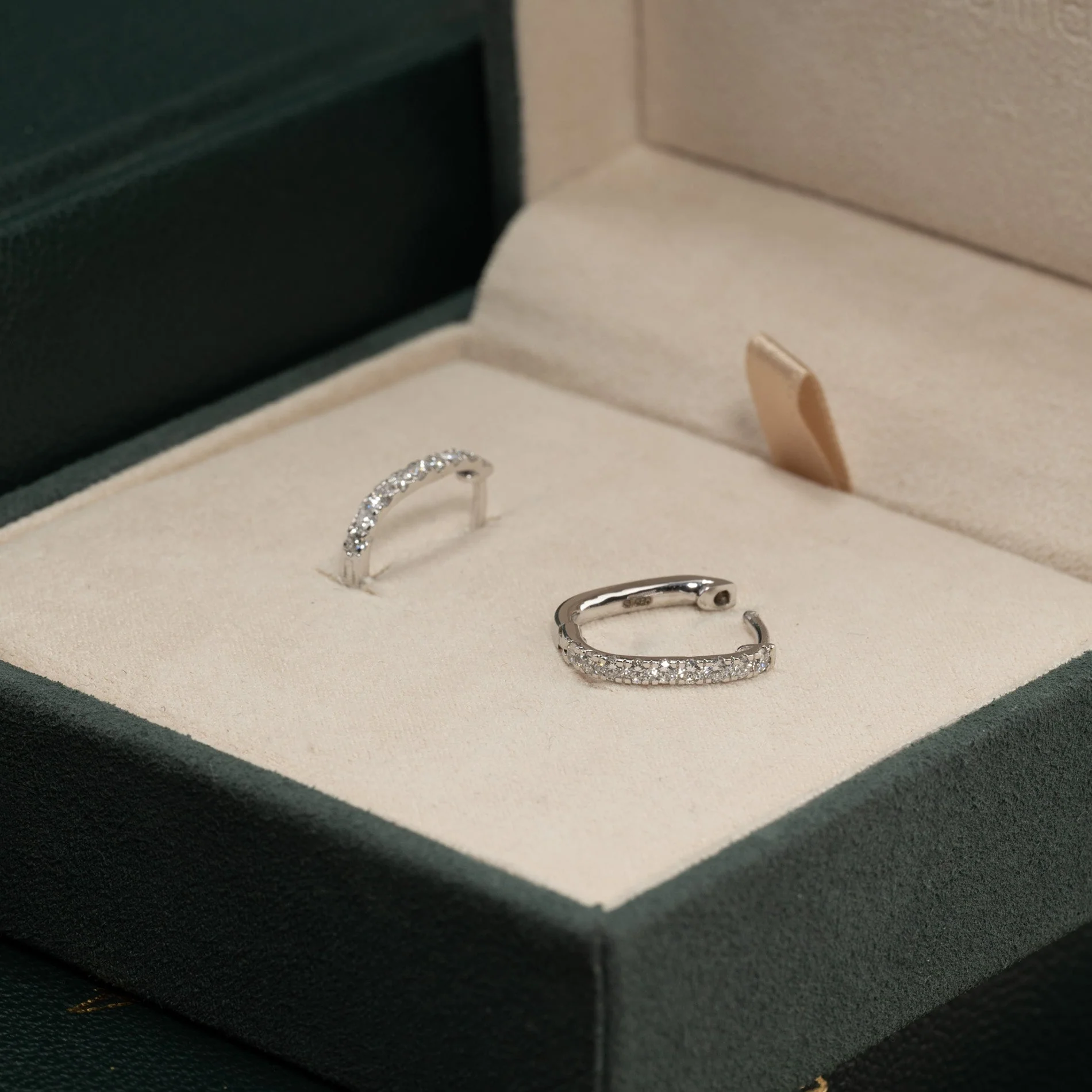 OVAL LAB-DIAMOND CREOL EARRING - 0.45ct - WG - Image 9