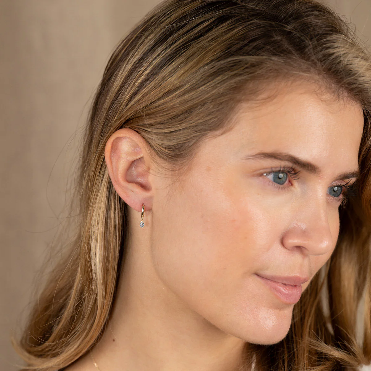 PAULA BLUE TOPAZ SOLID GOLD EARRING - Image 5