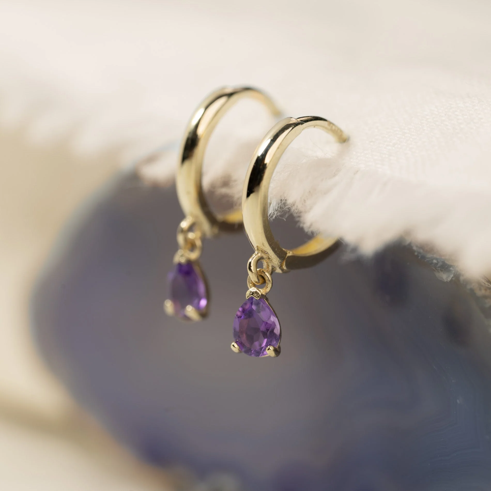PAULA PURPLE AMETHYST SOLID GOLD EARRING - Image 4