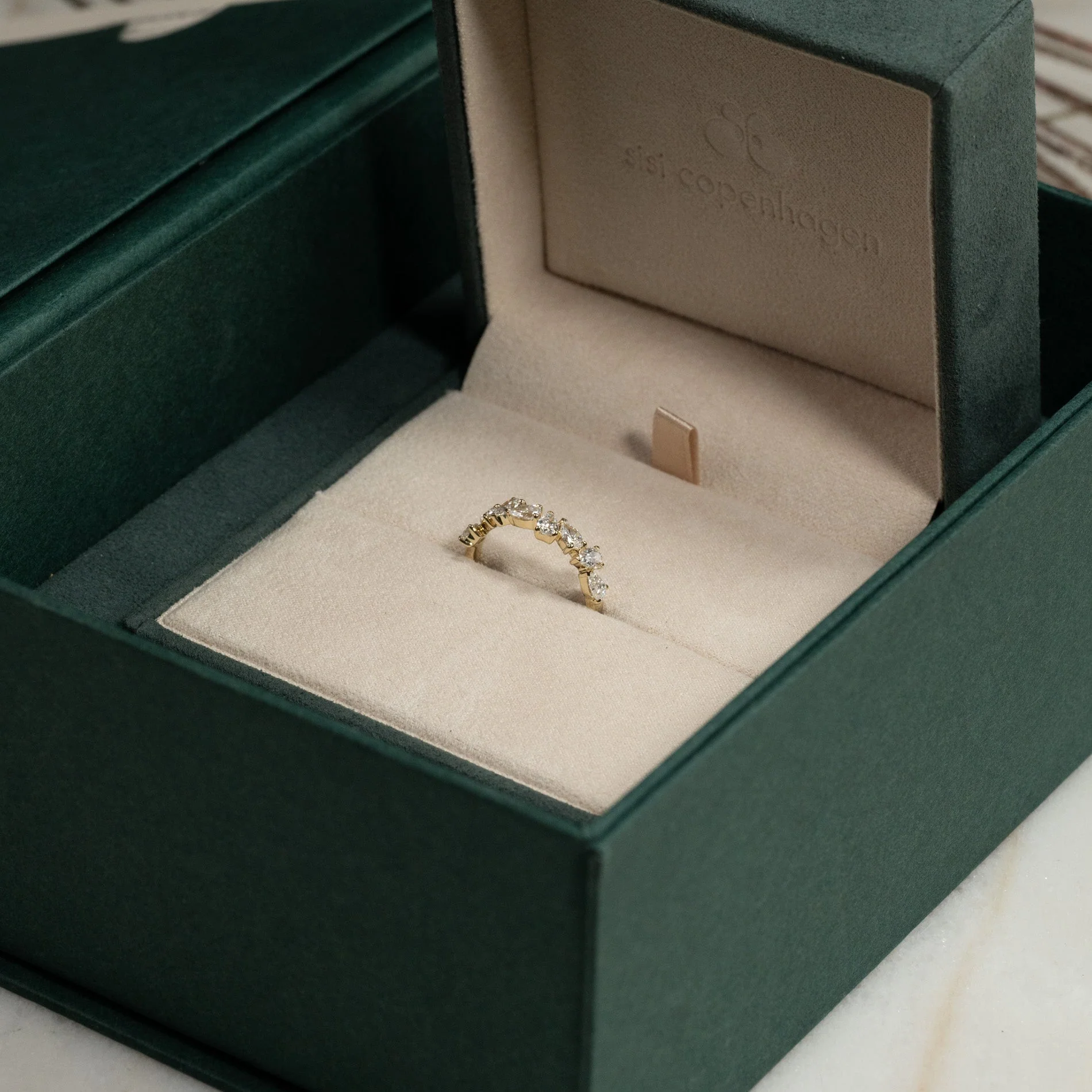 PEAR-CUT CLUSTER ALLIANCE LAB-DIAMOND RING - 1.2ct - YG - Image 15
