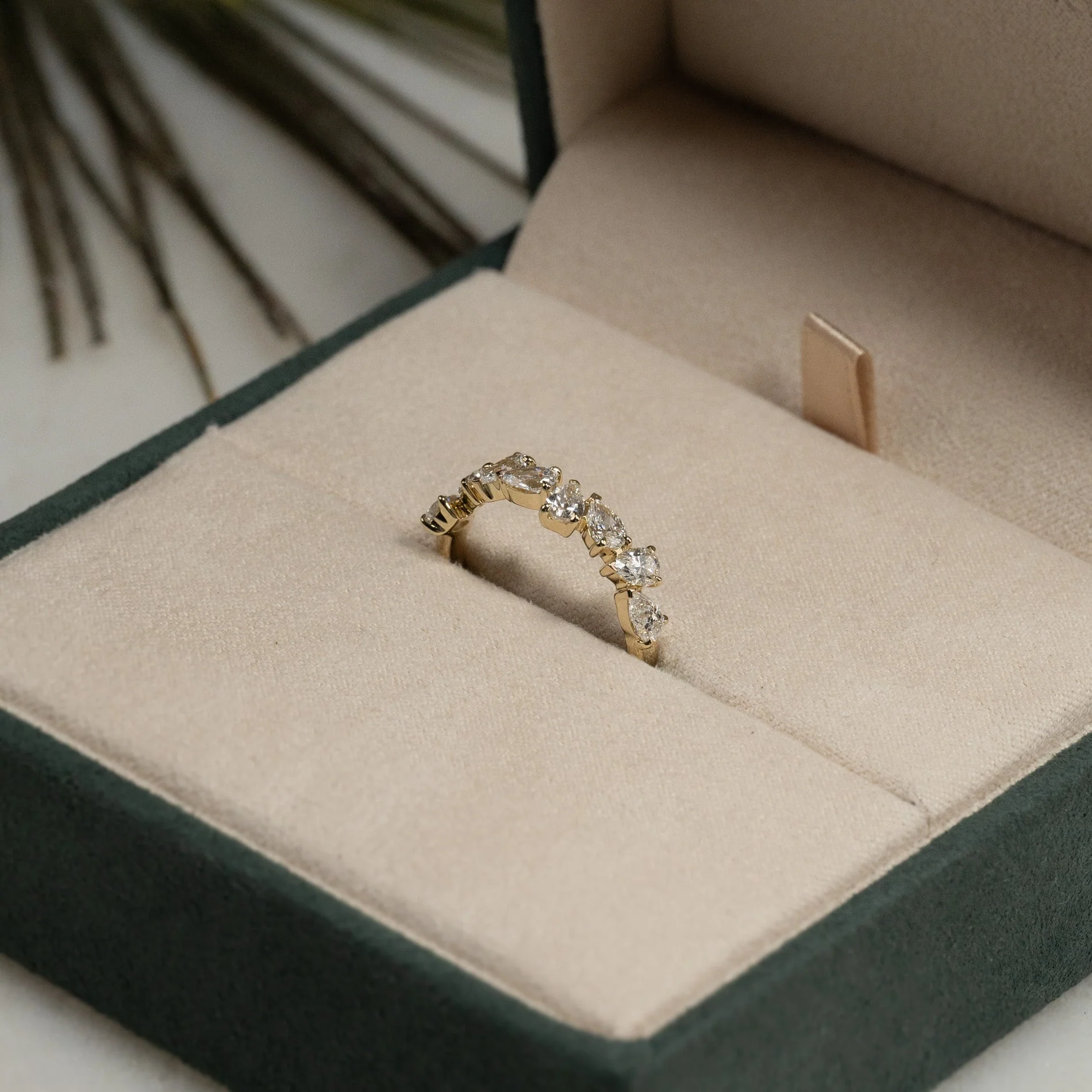 PEAR-CUT CLUSTER ALLIANCE LAB-DIAMOND RING - 1.2ct - YG - Image 4