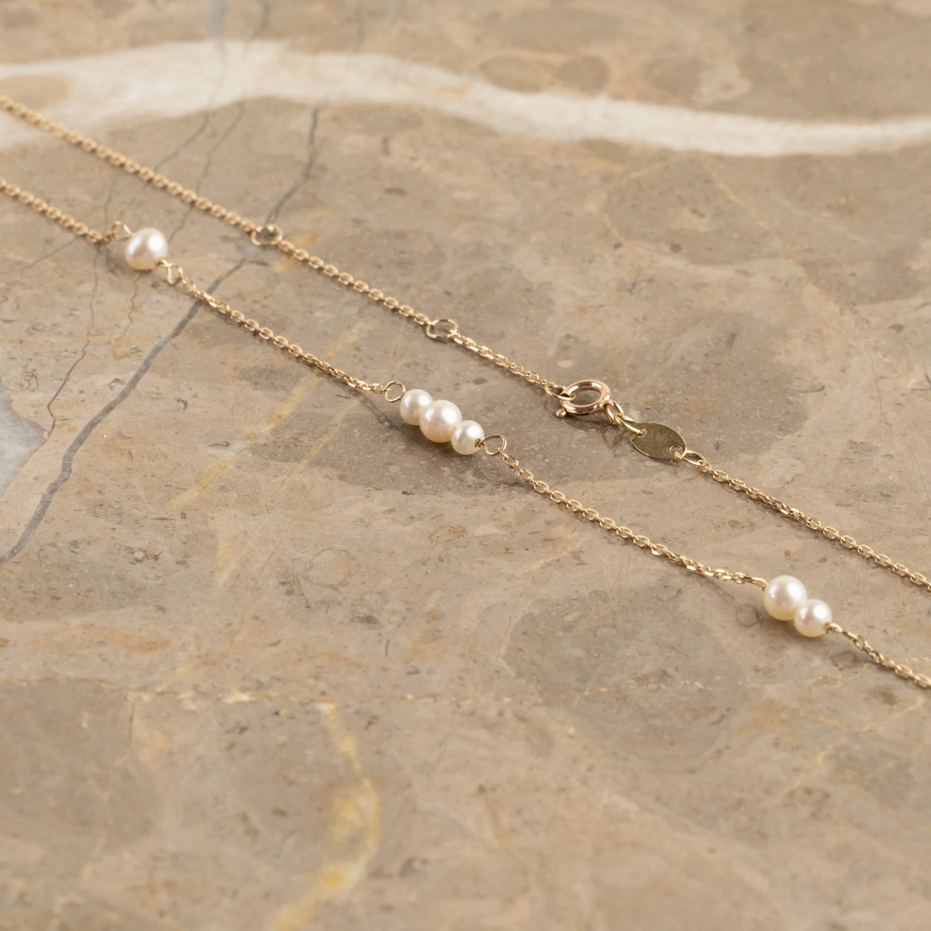 EVIE PEARL SOLID GOLD NECKLACE - Image 5