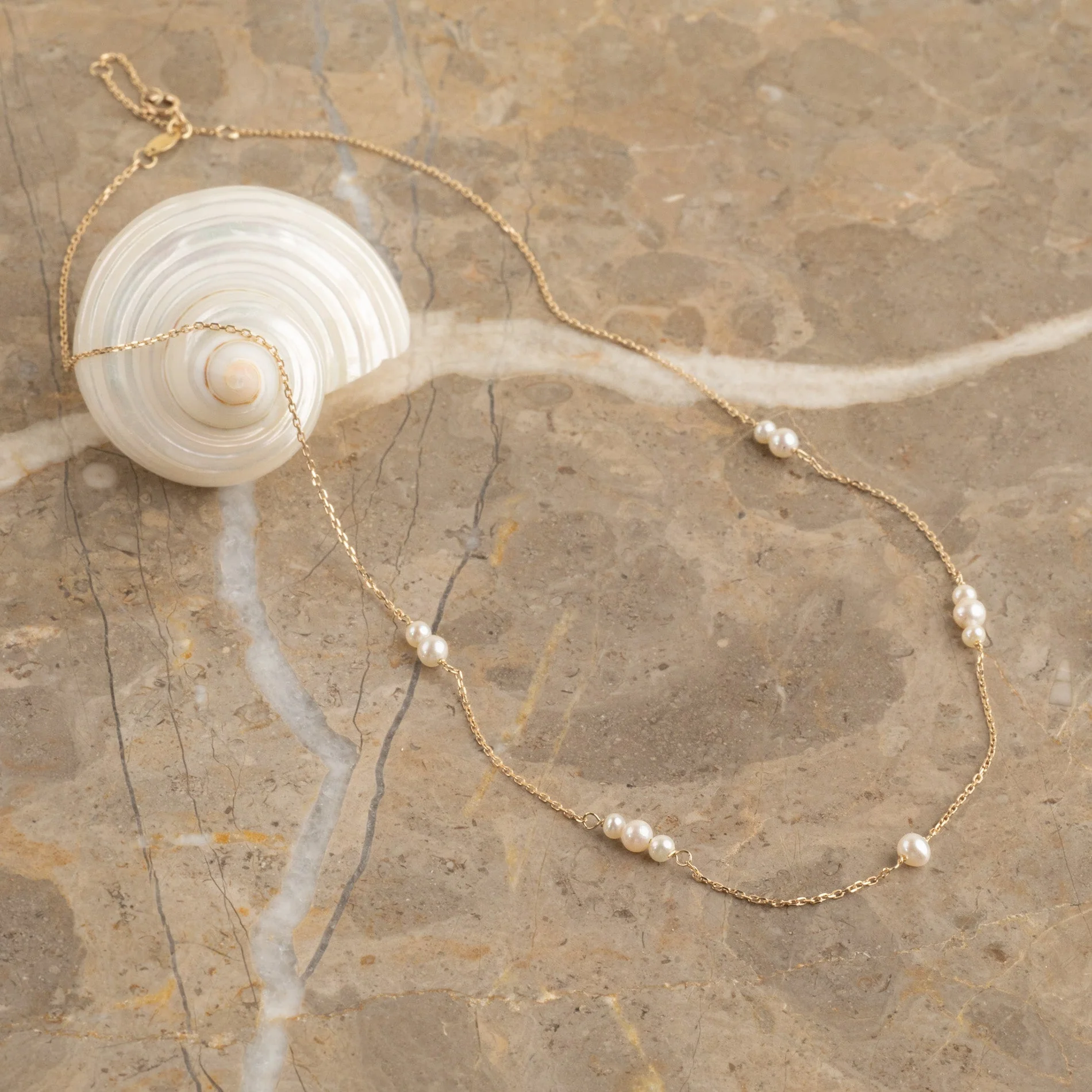 EVIE PEARL SOLID GOLD NECKLACE - Image 7