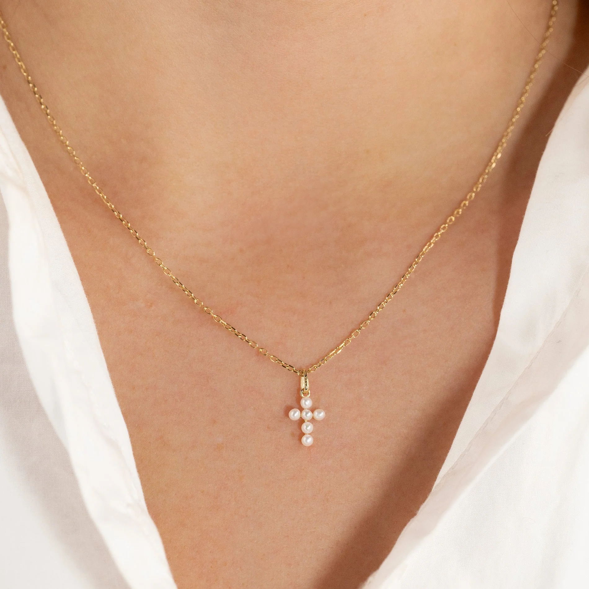 PRAISE PEARL CROSS SOLID GOLD PENDANT - Image 2