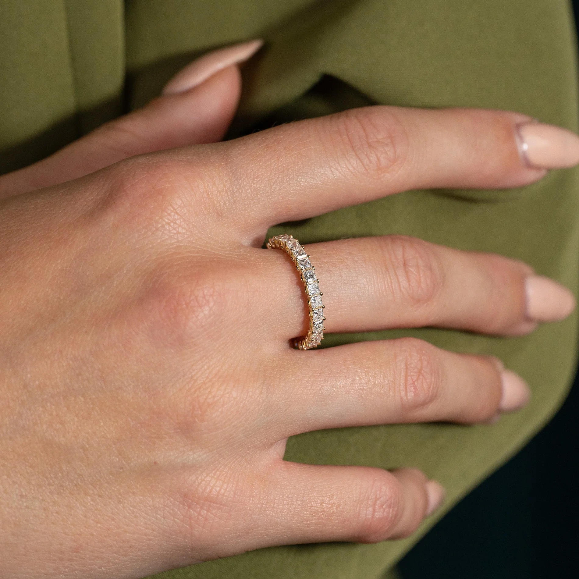 PRINCESS-CUT HALF-ALLIANCE DIAMOND RING - Image 4