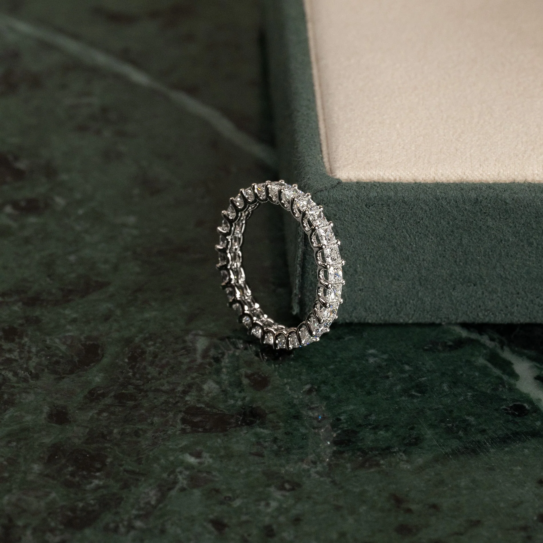 PRINCESS-CUT HALF-ALLIANCE DIAMOND RING - Image 8
