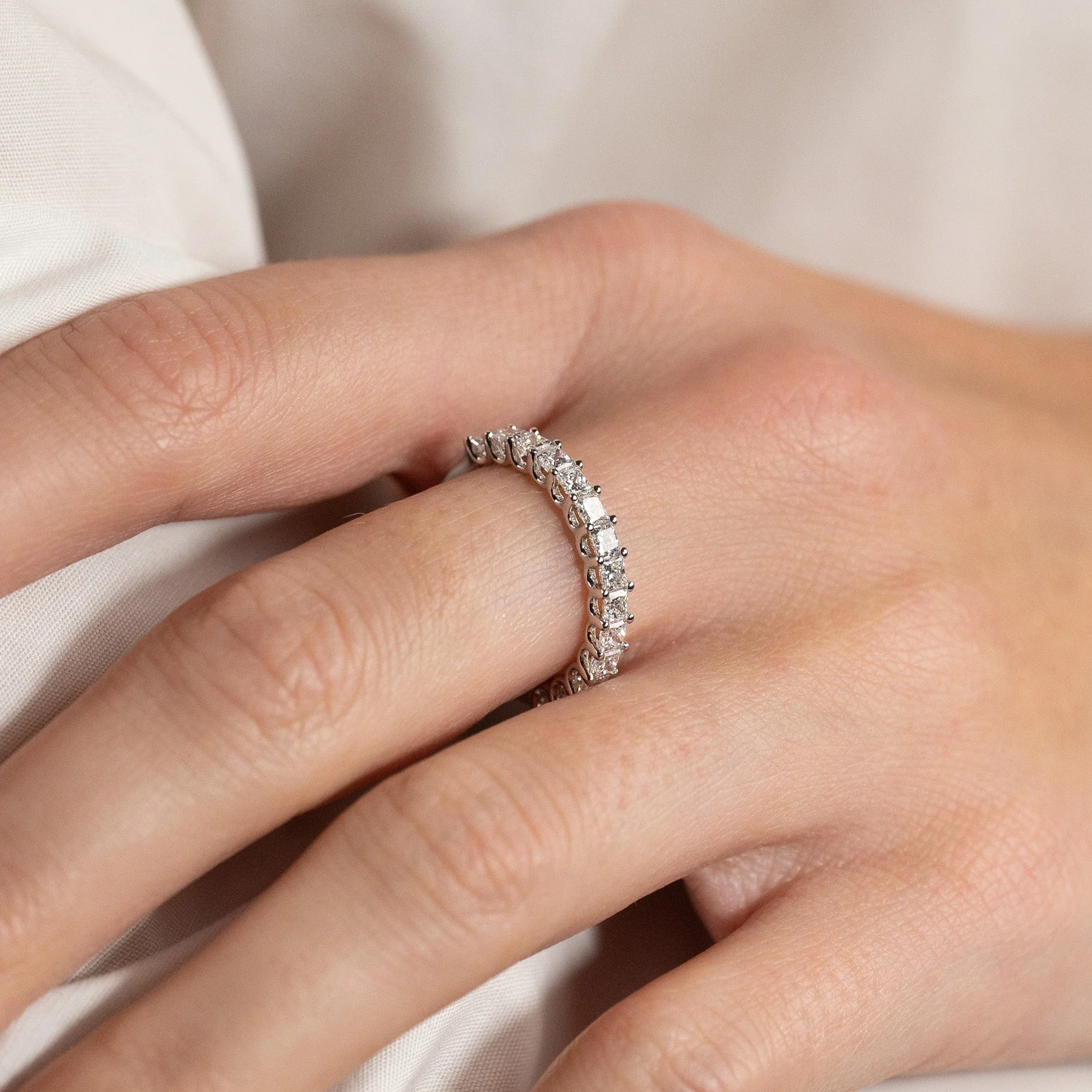 PRINCESS-CUT HALF-ALLIANCE LAB-DIAMOND RING - 1.0ct - WG - Image 2