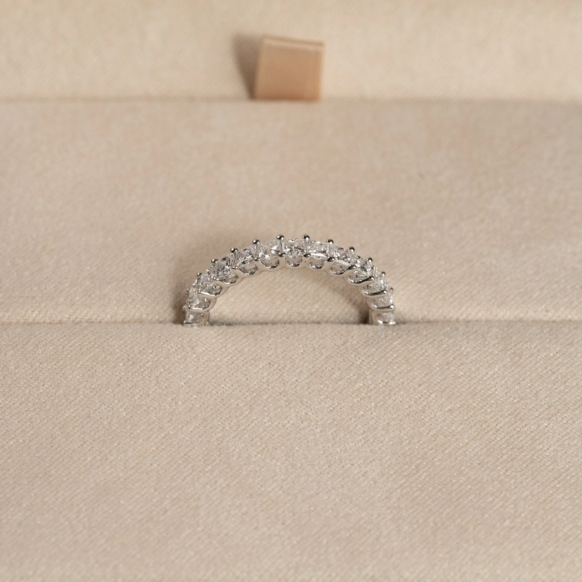PRINCESS-CUT HALF-ALLIANCE LAB-DIAMOND RING - 1.0ct - WG - Image 6