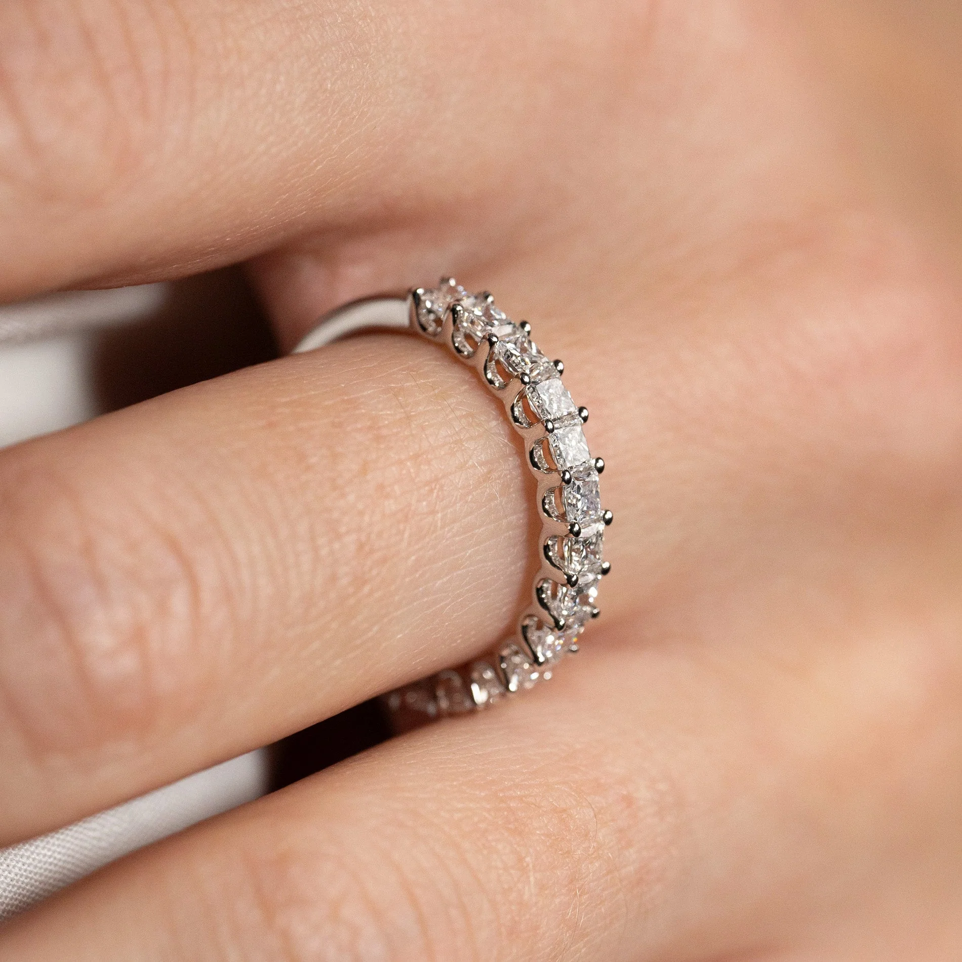 PRINCESS-CUT HALF-ALLIANCE LAB-DIAMOND RING - 1.0ct - WG - Image 8