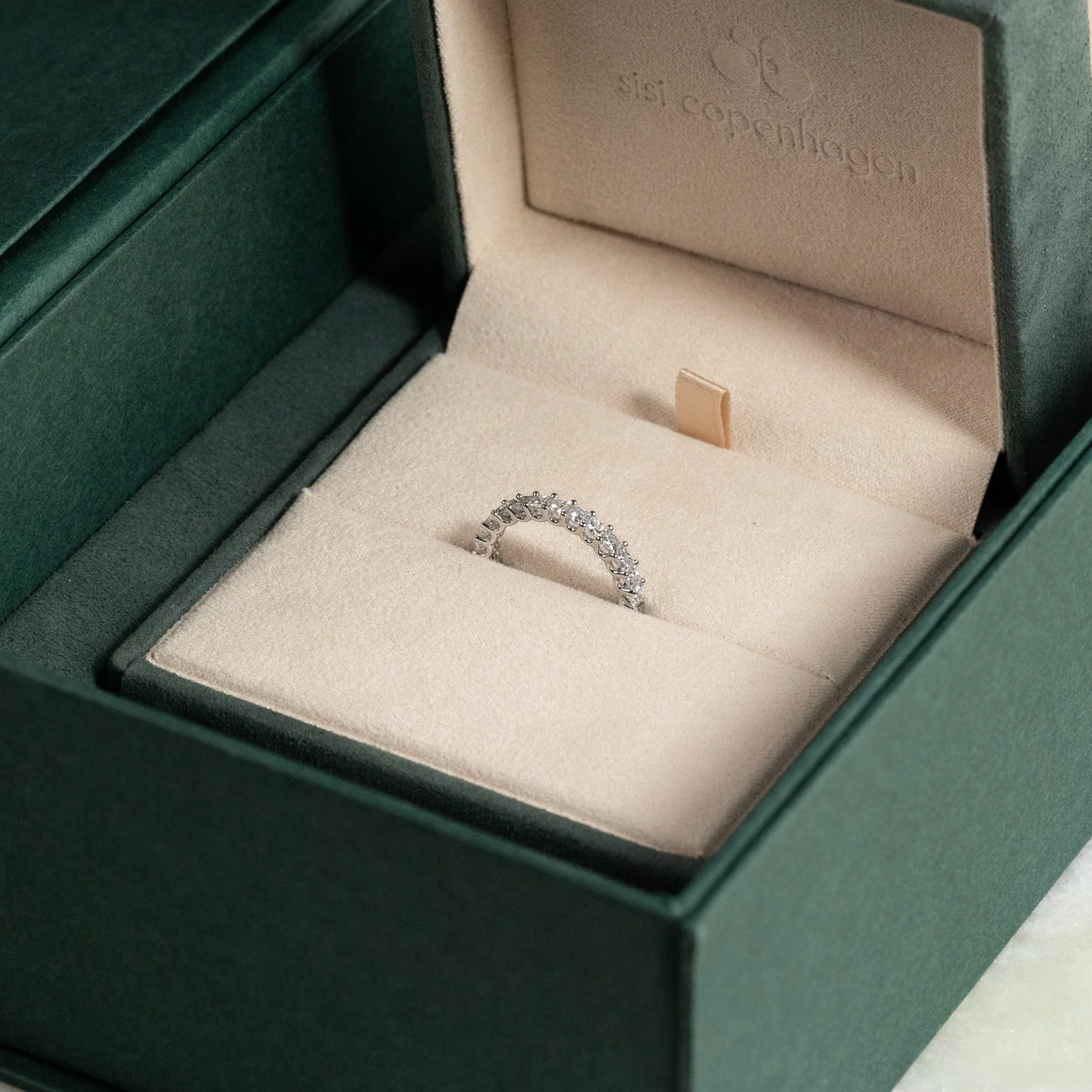 PRINCESS-CUT HALF-ALLIANCE LAB-DIAMOND RING - 1.0ct - WG - Image 9