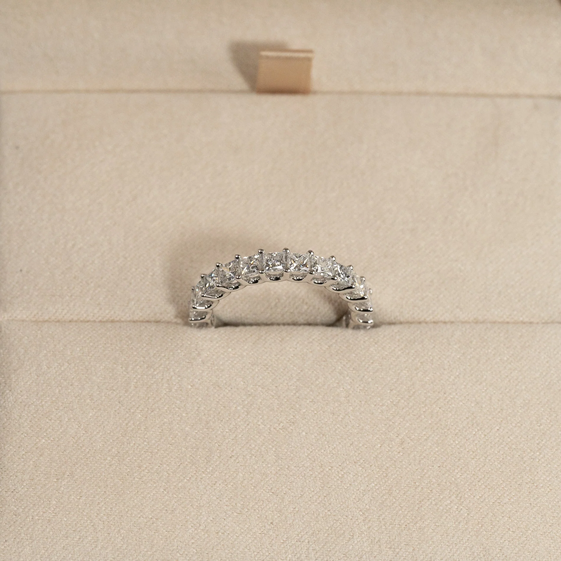 PRINCESS-CUT HALF-ALLIANCE LAB-DIAMOND RING - 1.5ct - WG - Image 6