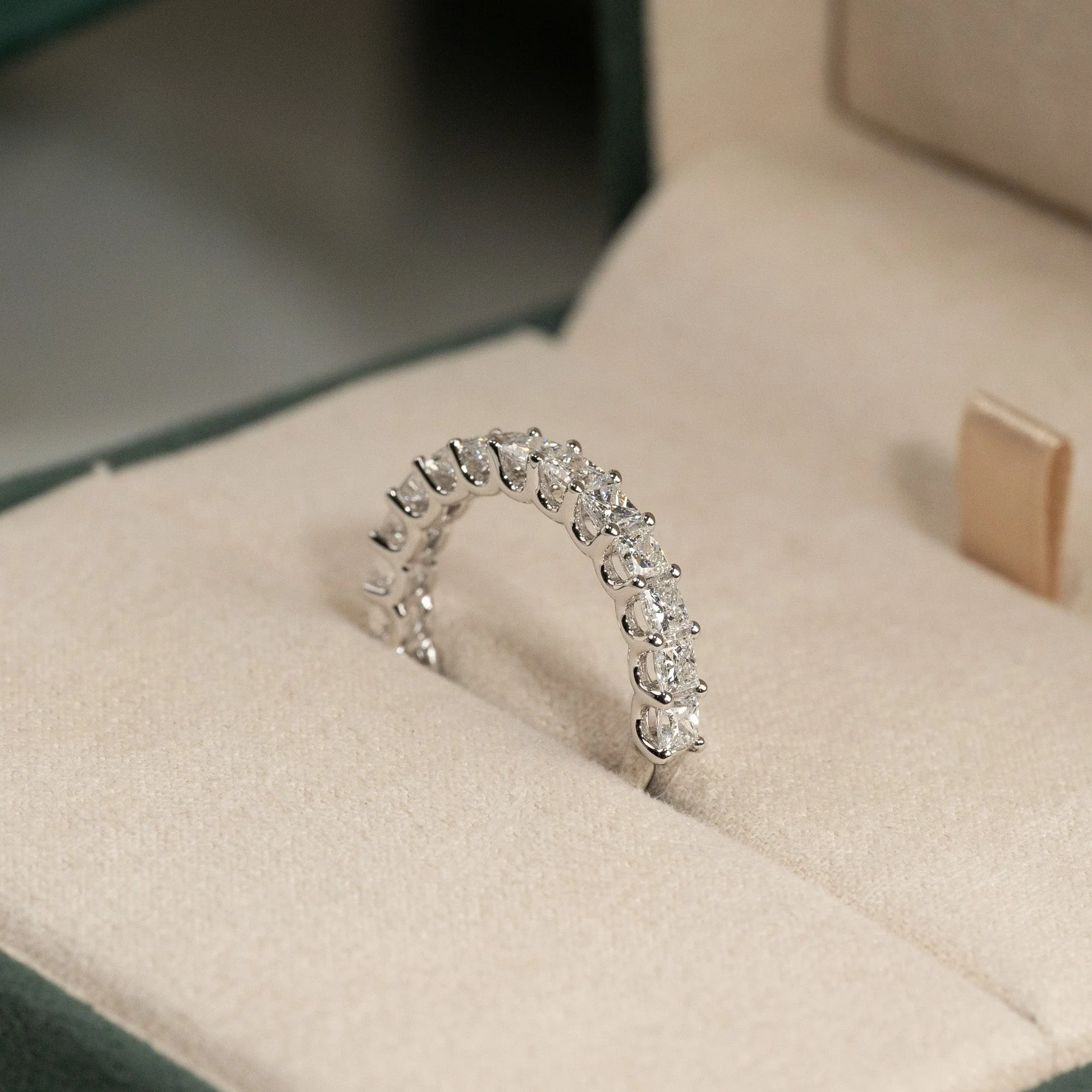 PRINCESS-CUT HALF-ALLIANCE LAB-DIAMOND RING - 1.5ct - WG - Image 8