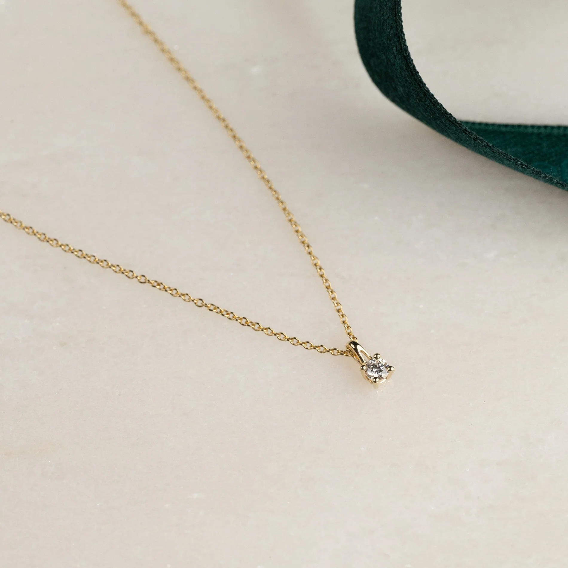 PRONG SOLITAIRE LAB-DIAMOND PENDANT - 0.1ct - YG - Image 8