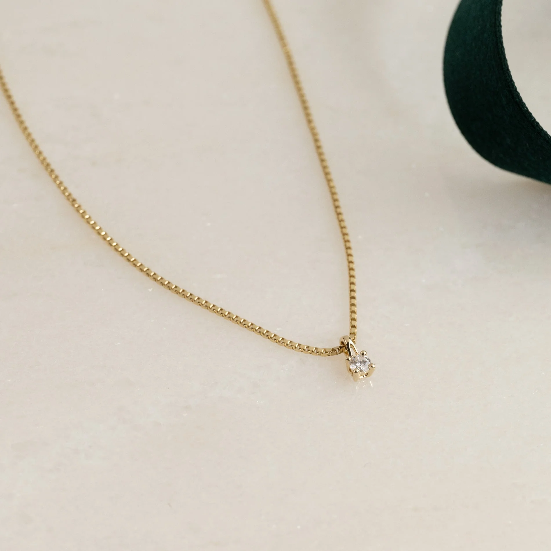 PRONG SOLITAIRE LAB-DIAMOND PENDANT - 0.1ct - YG - Image 9