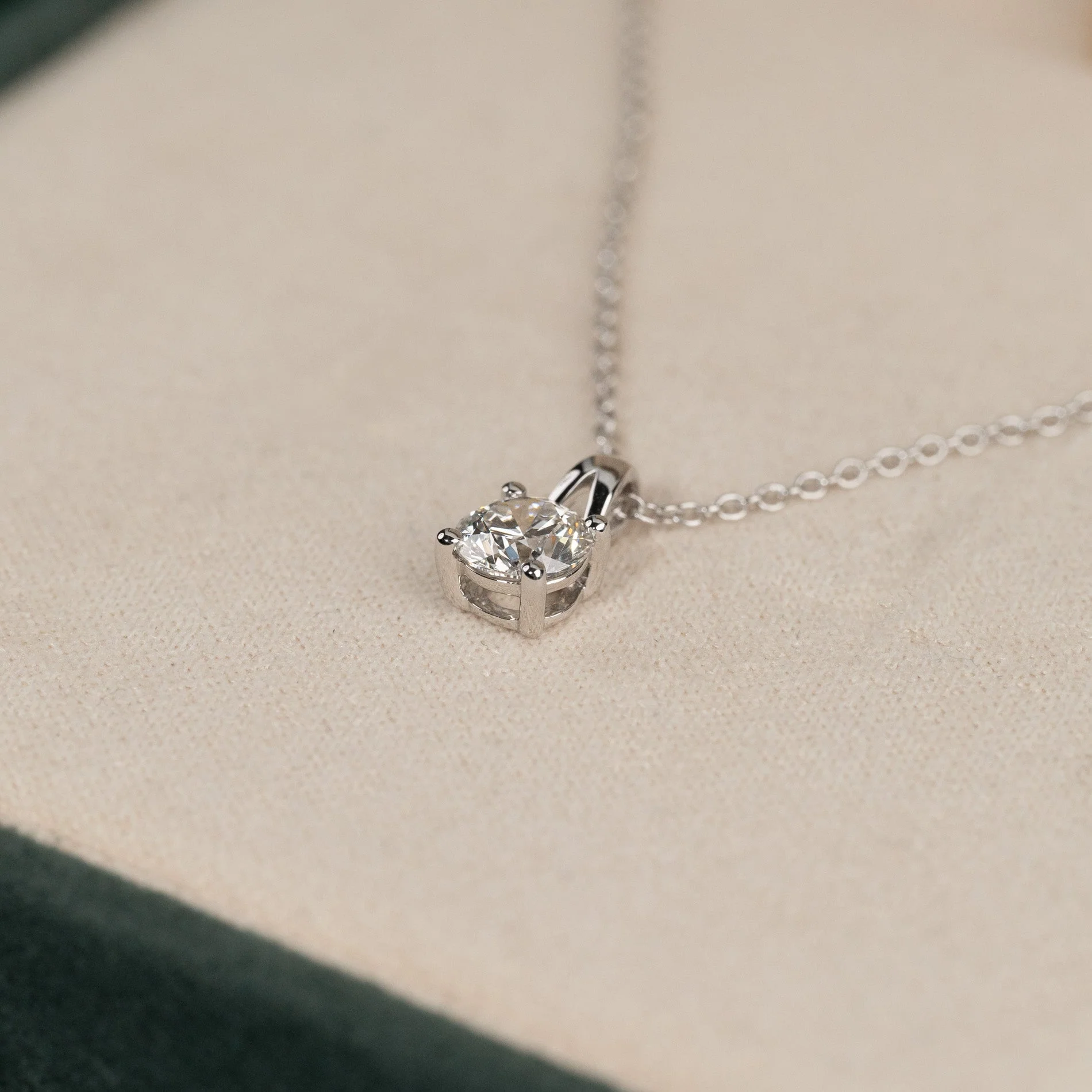 PRONG SOLITAIRE LAB-DIAMOND PENDANT - 0.5ct - WG - Image 8