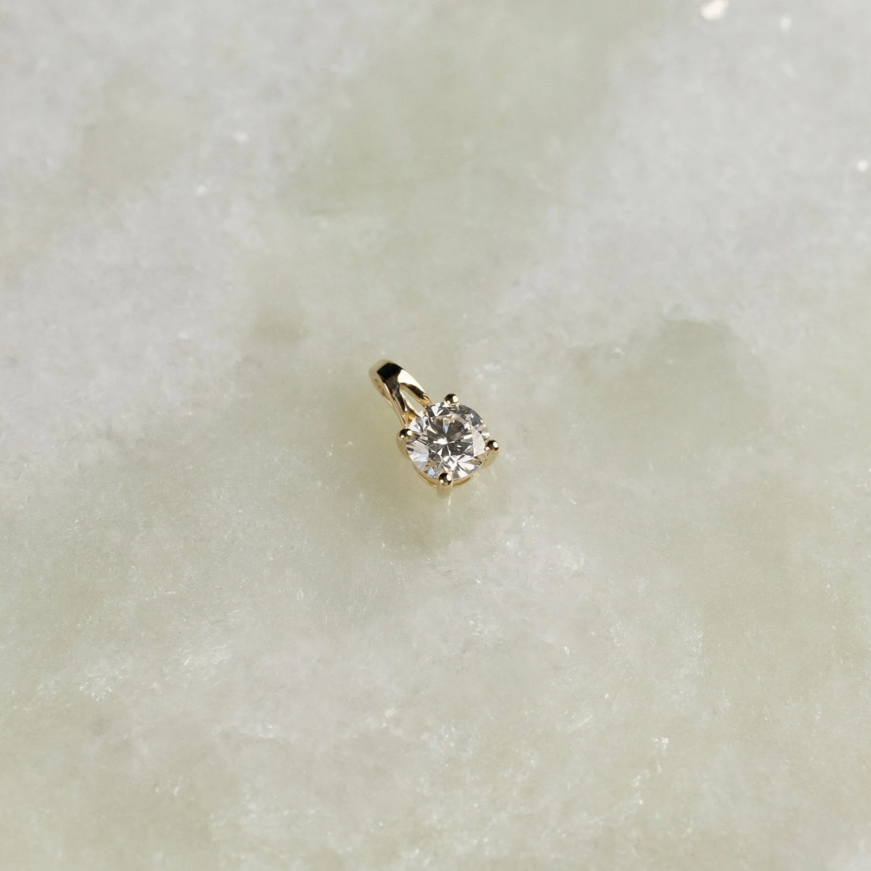 PRONG SOLITAIRE DIAMOND PENDANT - Image 8