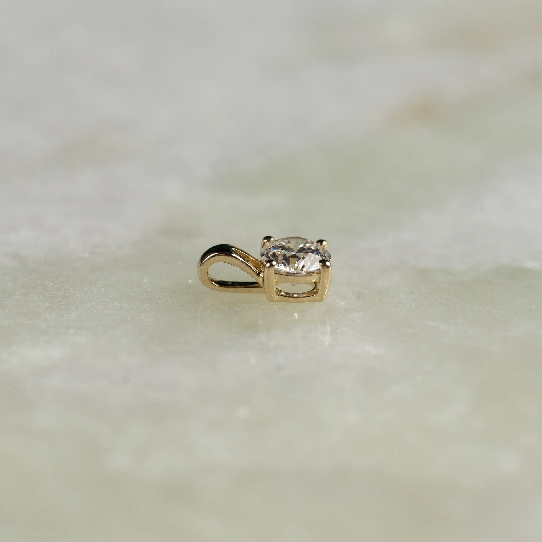 PRONG SOLITAIRE LAB-DIAMOND PENDANT - 0.5ct - YG - Image 2