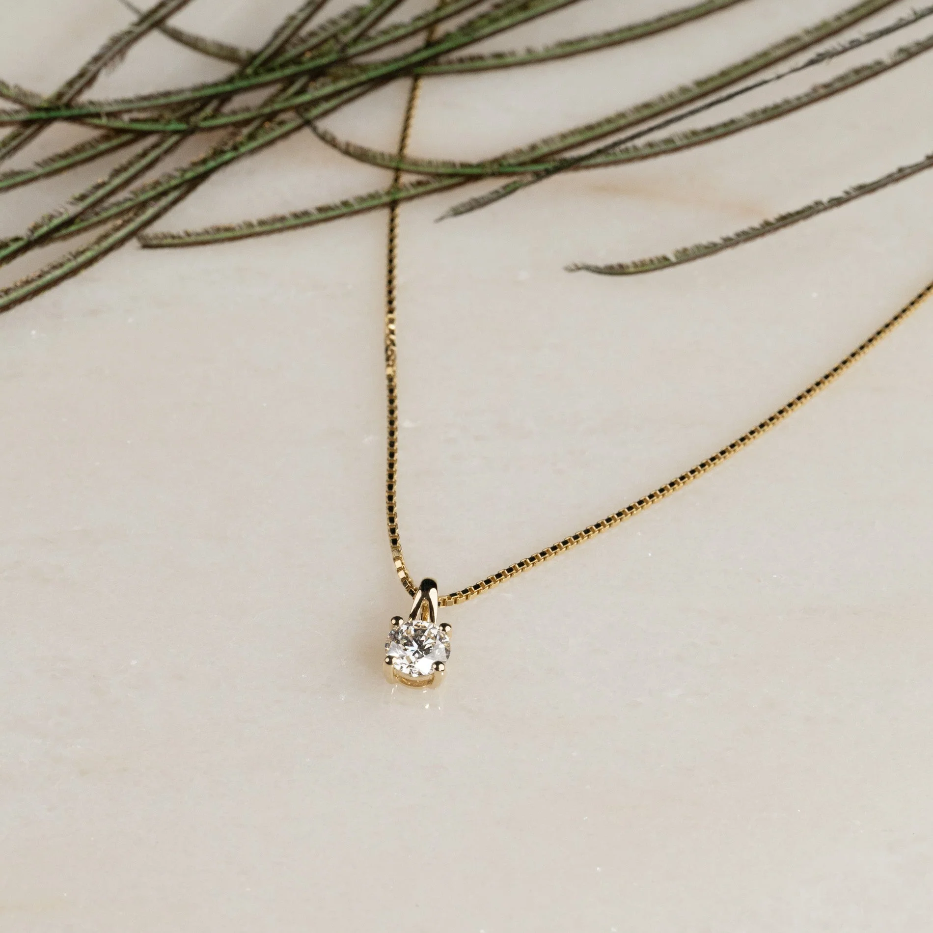 PRONG SOLITAIRE LAB-DIAMOND PENDANT - 0.75ct - YG - Image 8