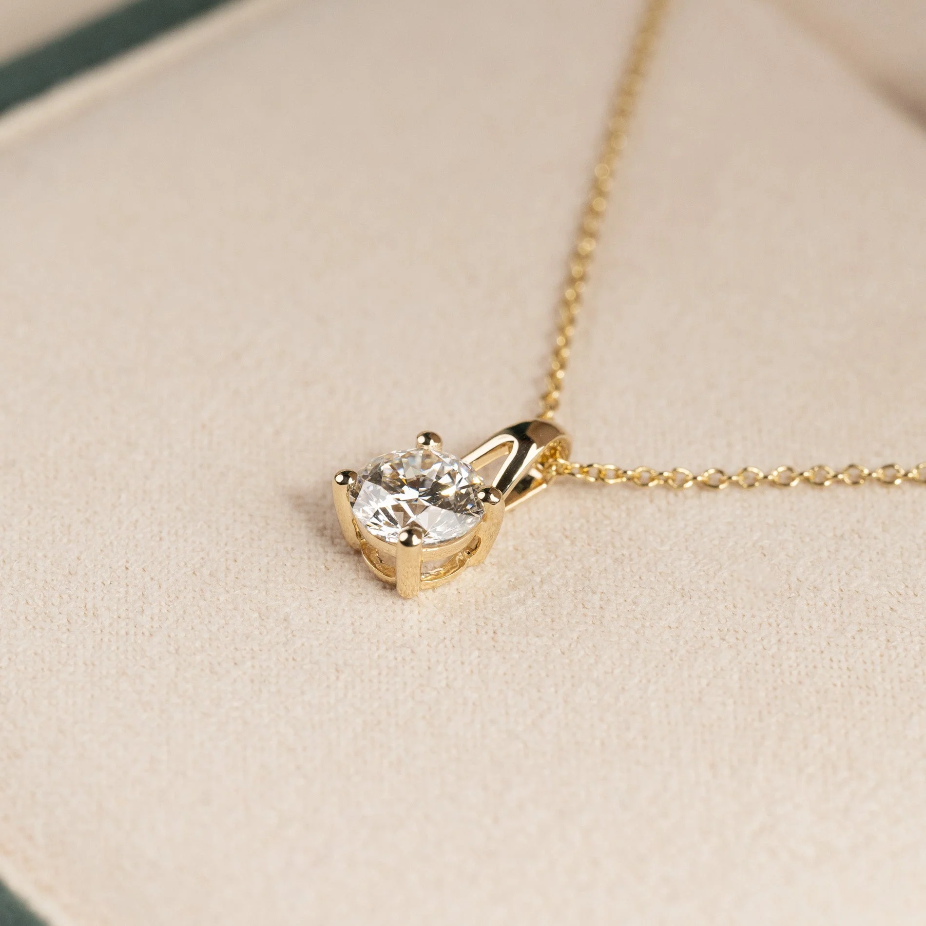 PRONG SOLITAIRE LAB-DIAMOND PENDANT - 1.0ct - YG - Image 7