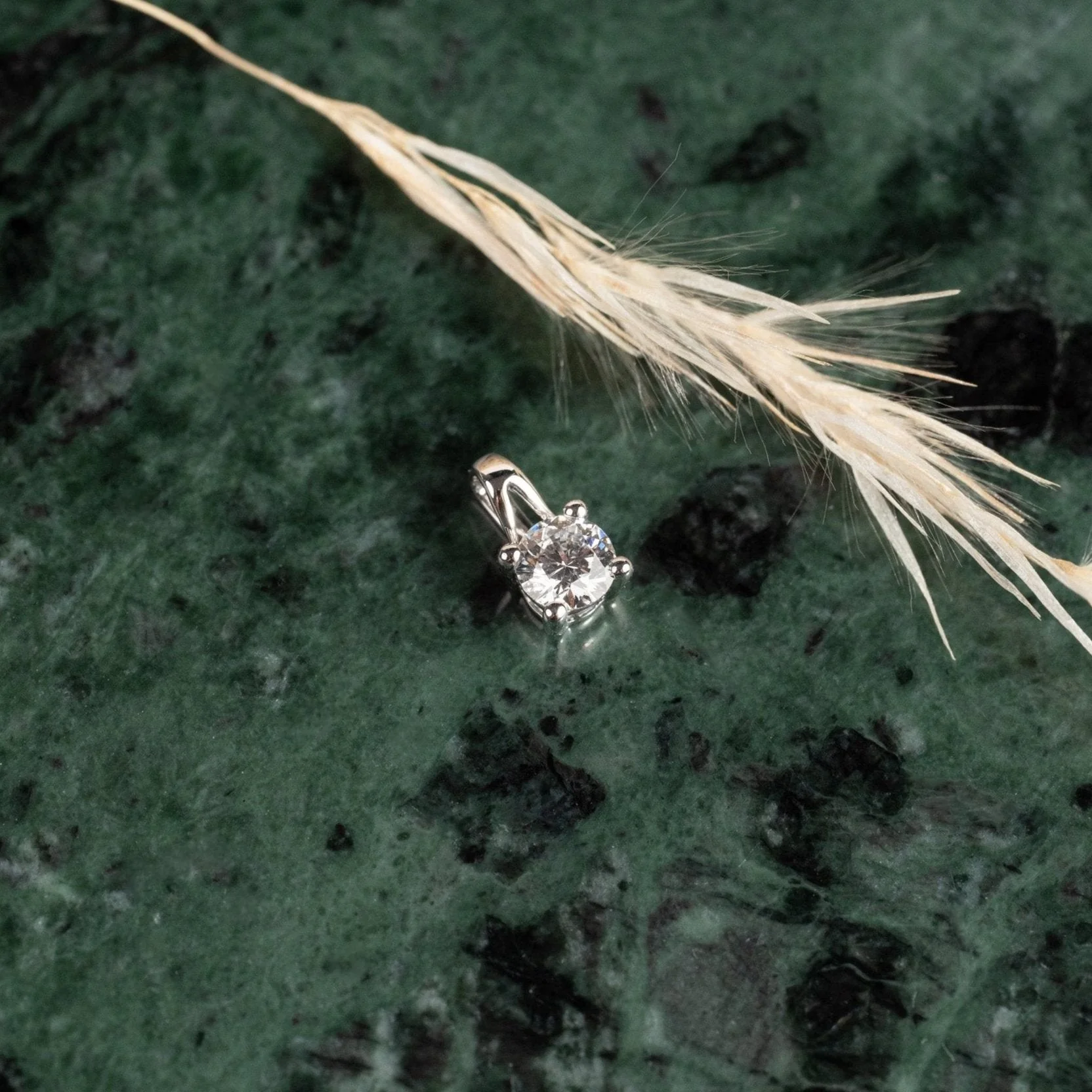 PRONG SOLITAIRE DIAMOND PENDANT - Image 2
