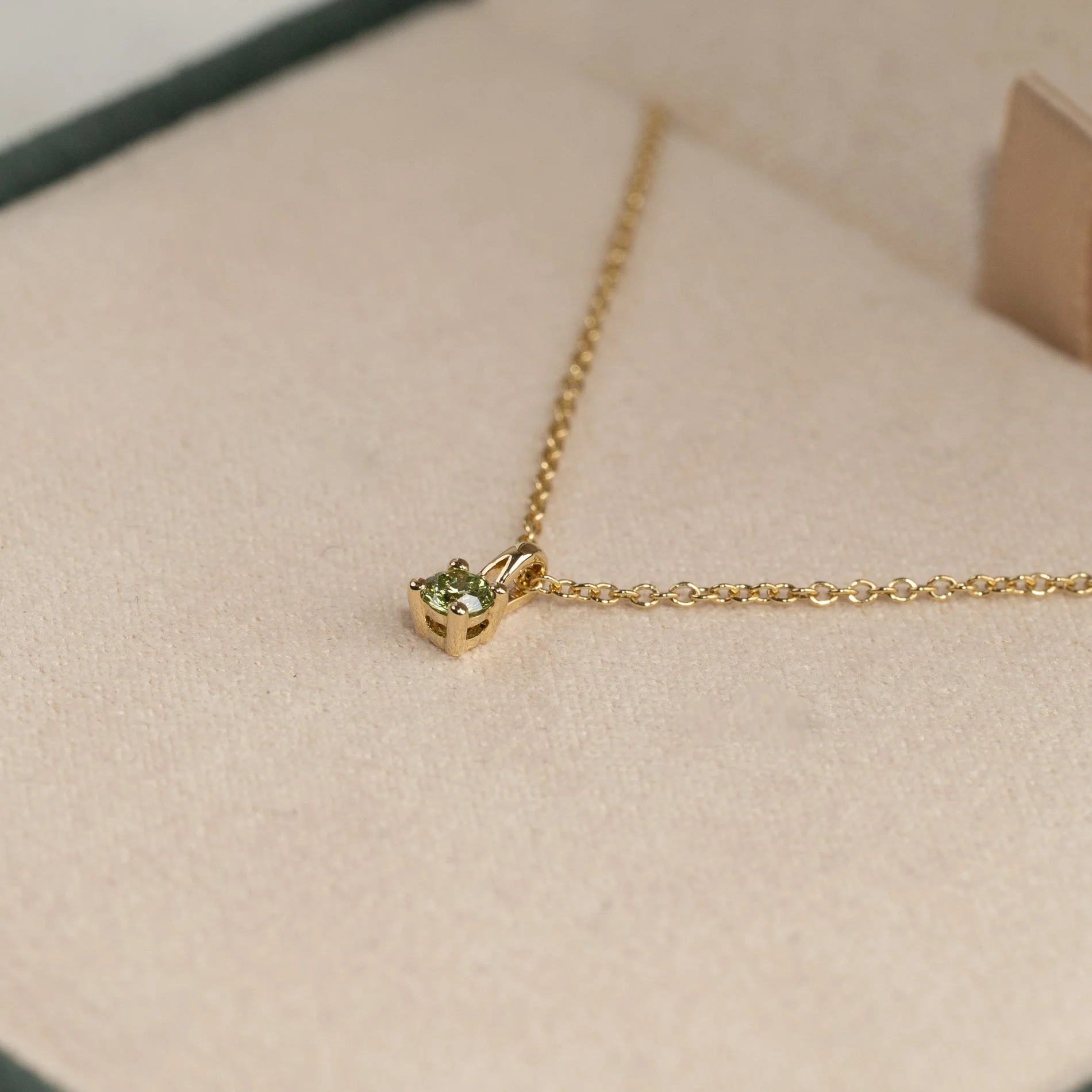 PRONG SOLITAIRE OCEAN GREEN LAB-DIAMOND PENDANT - 0.1ct - YG - Image 6
