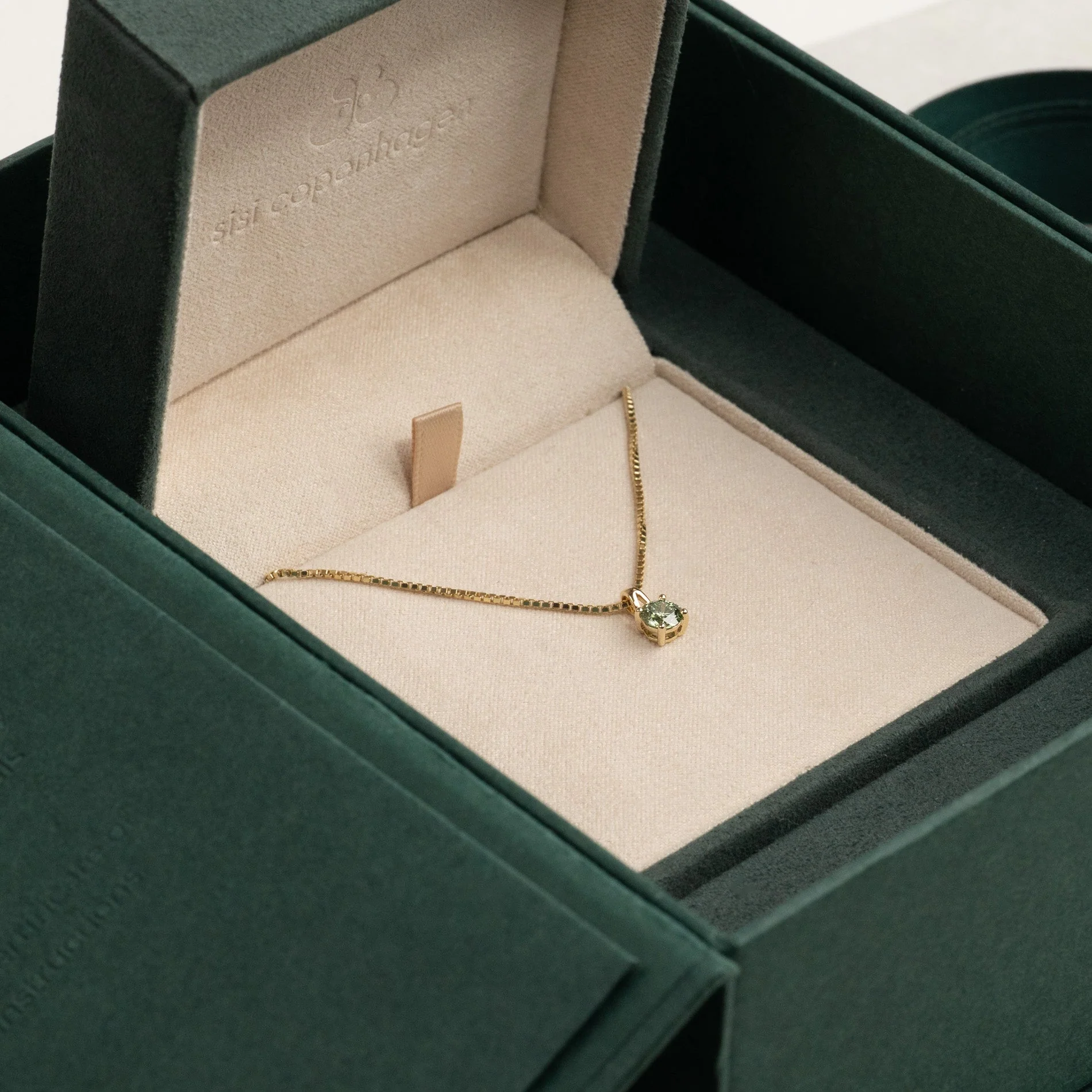 PRONG SOLITAIRE OCEAN GREEN LAB-DIAMOND PENDANT - 0.5ct - YG - Image 6