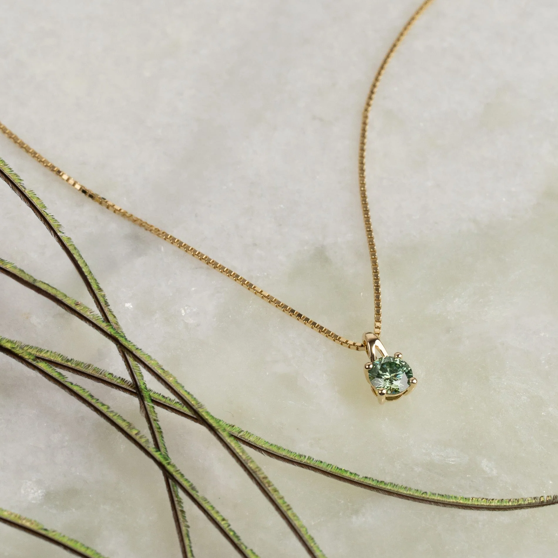 PRONG SOLITAIRE OCEAN GREEN LAB-DIAMOND PENDANT - 0.75ct - YG - Image 2