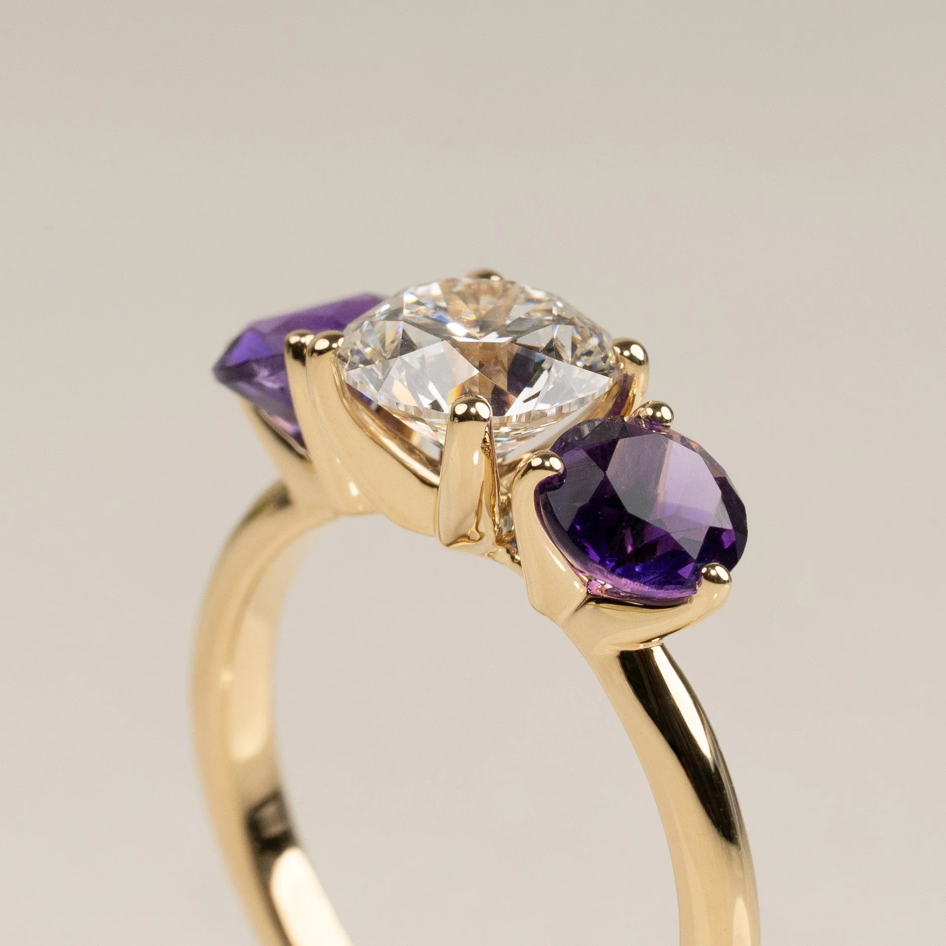 PURPLE AMETHYST TRILOGY DIAMOND RING - 2.7ct - Image 3