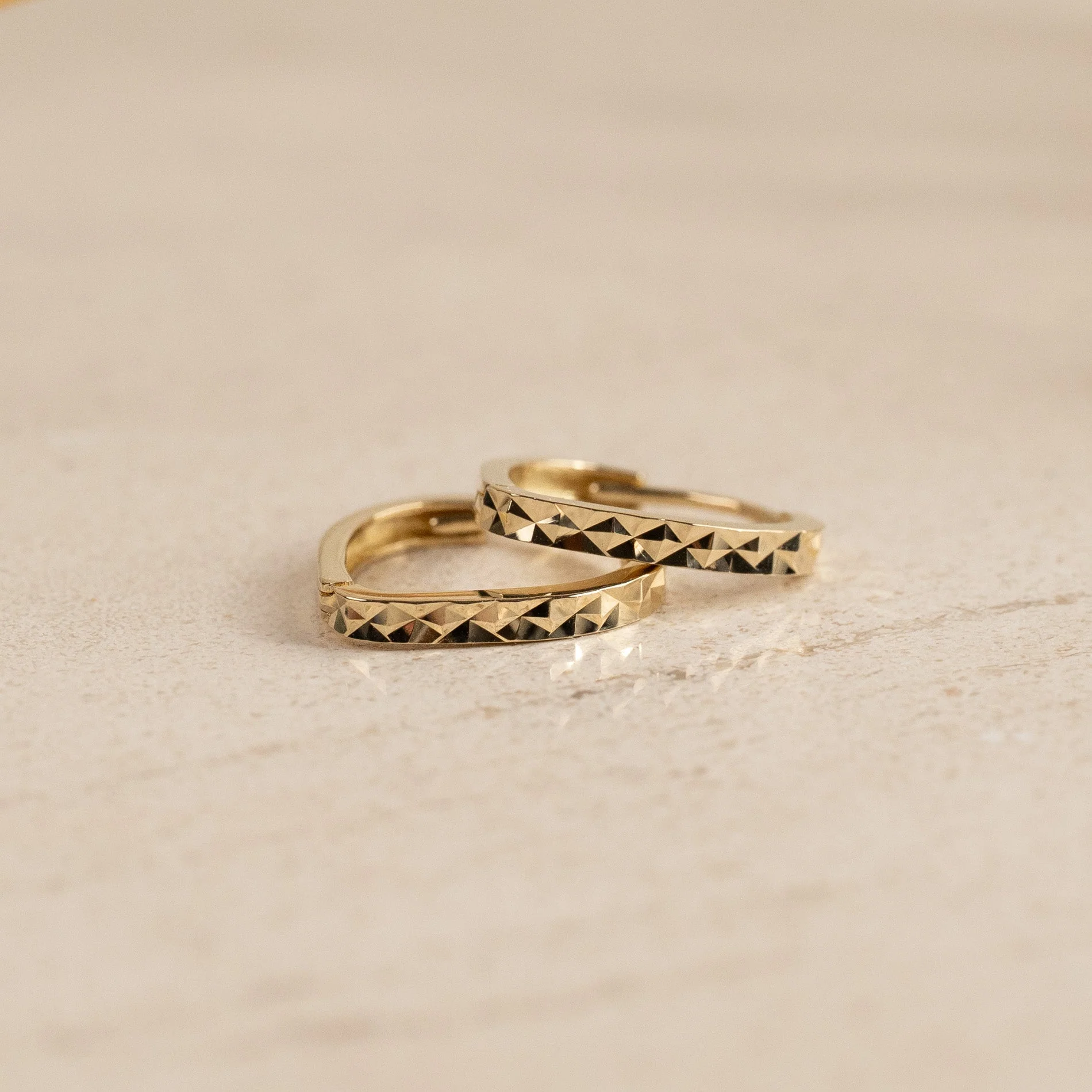 RAMONA SOLID GOLD HUGGIE EARRING - Image 3