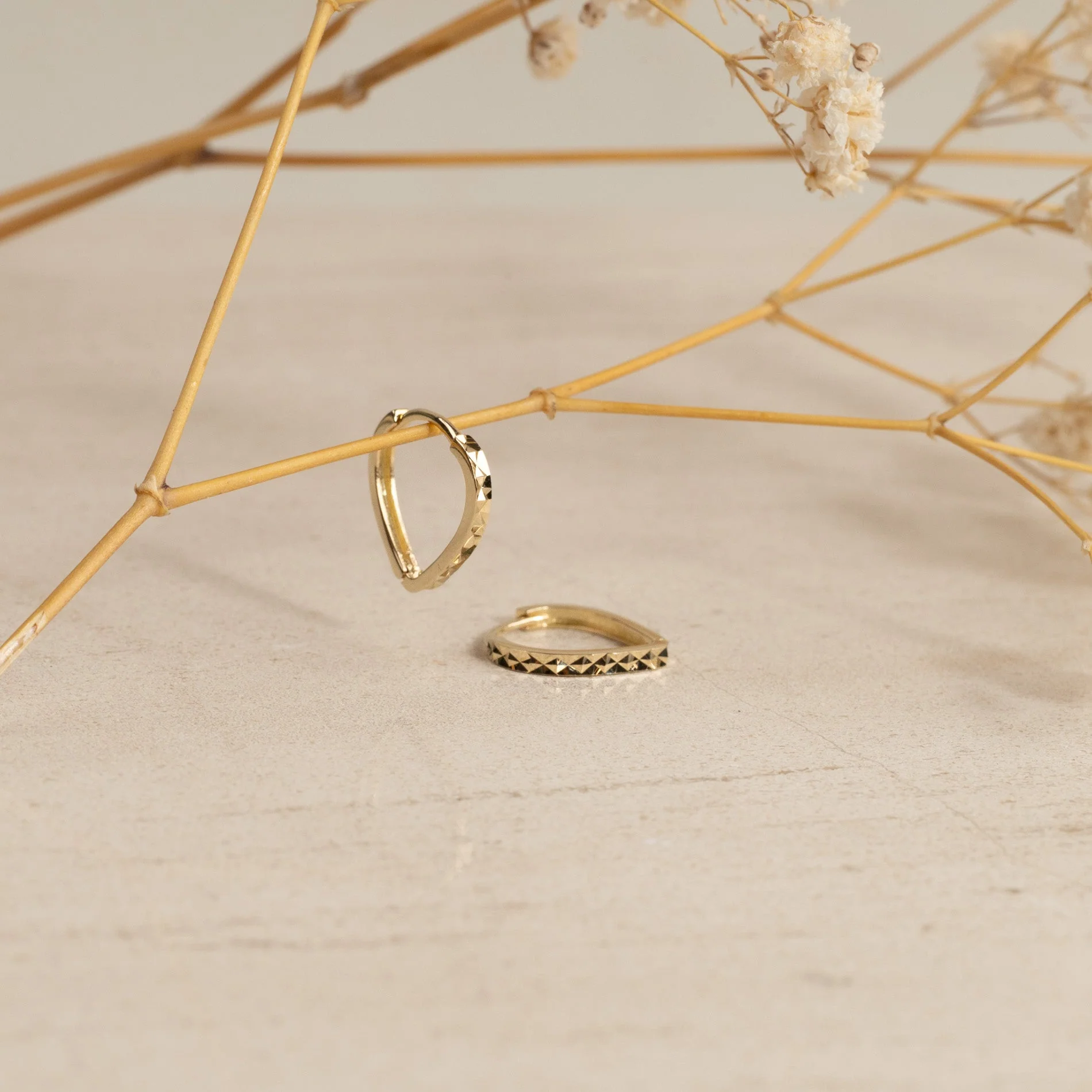 RAMONA SOLID GOLD HUGGIE EARRING - Image 5