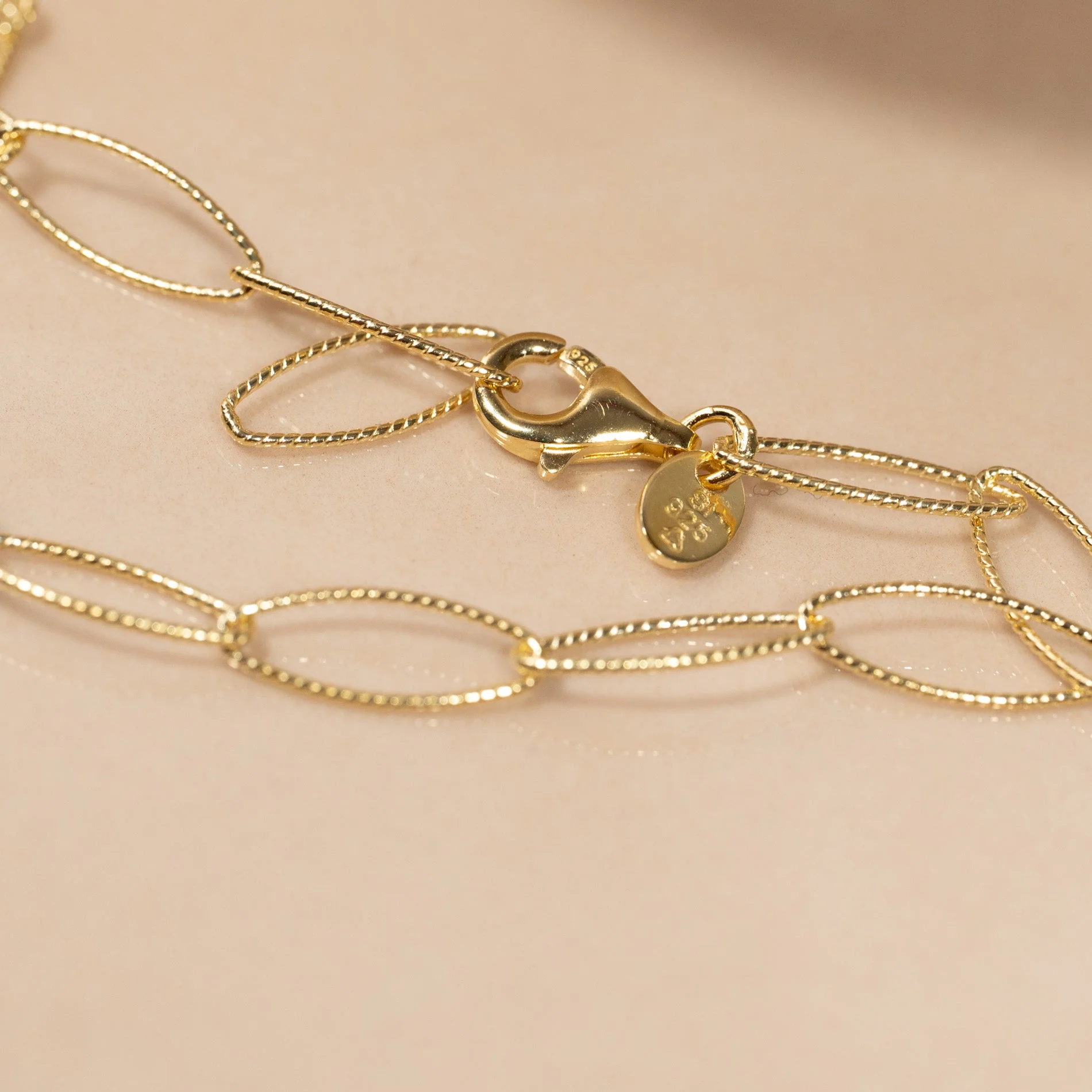 RAYA GOLDEN BRACELET - Image 3
