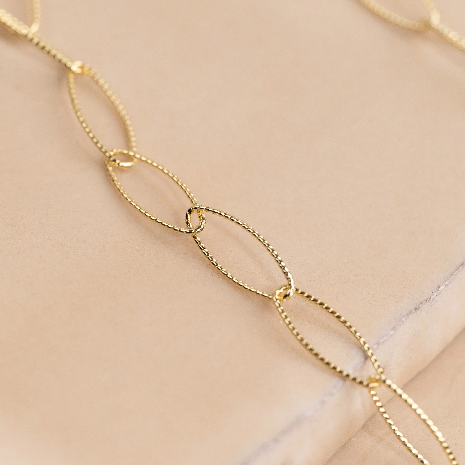 RAYA GOLDEN CHAIN - Image 3