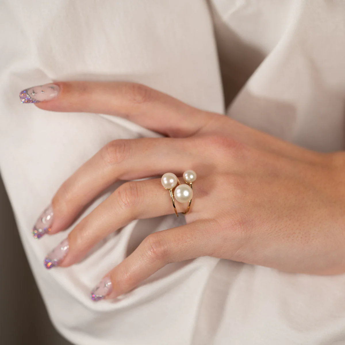 REGINA PEARL SOLID GOLD RING - Image 6