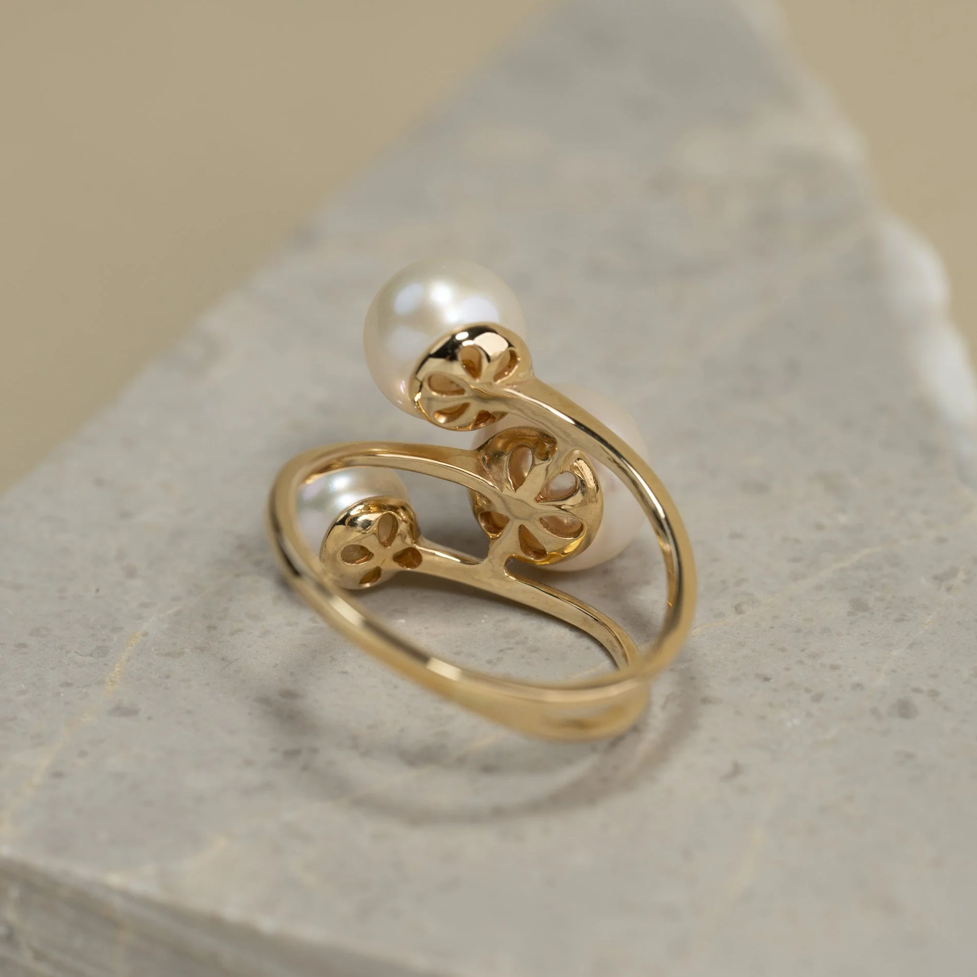 REGINA PEARL SOLID GOLD RING - Image 7