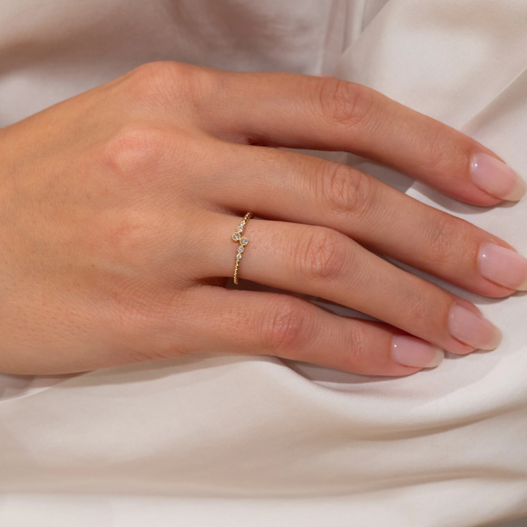 RINA CRYSTAL SOLID GOLD RING - Image 4