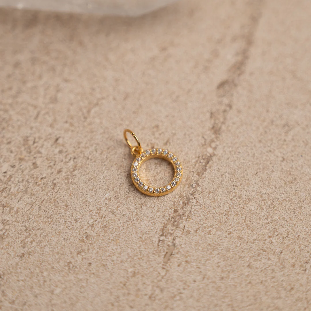 ROBERTA CRYSTAL GOLDEN PENDANT - Image 3