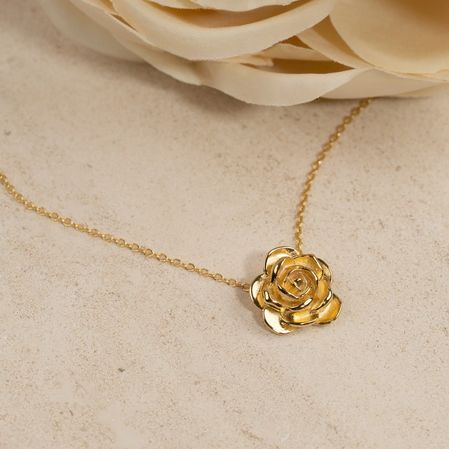 ROSIE GOLDEN PENDANT - Image 6