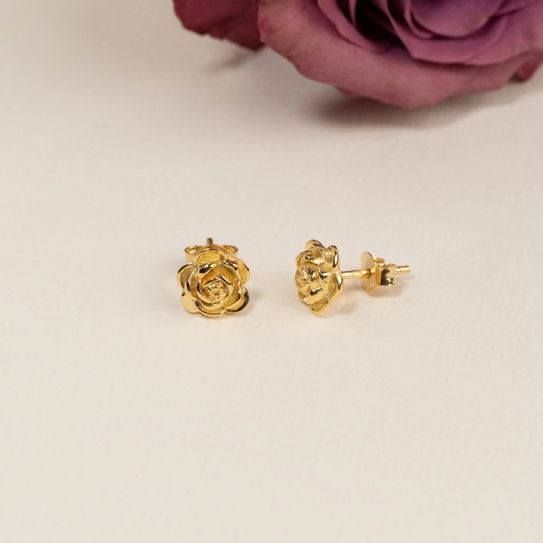 ROSIE GOLDEN SMALL STUD EARRING - Image 5