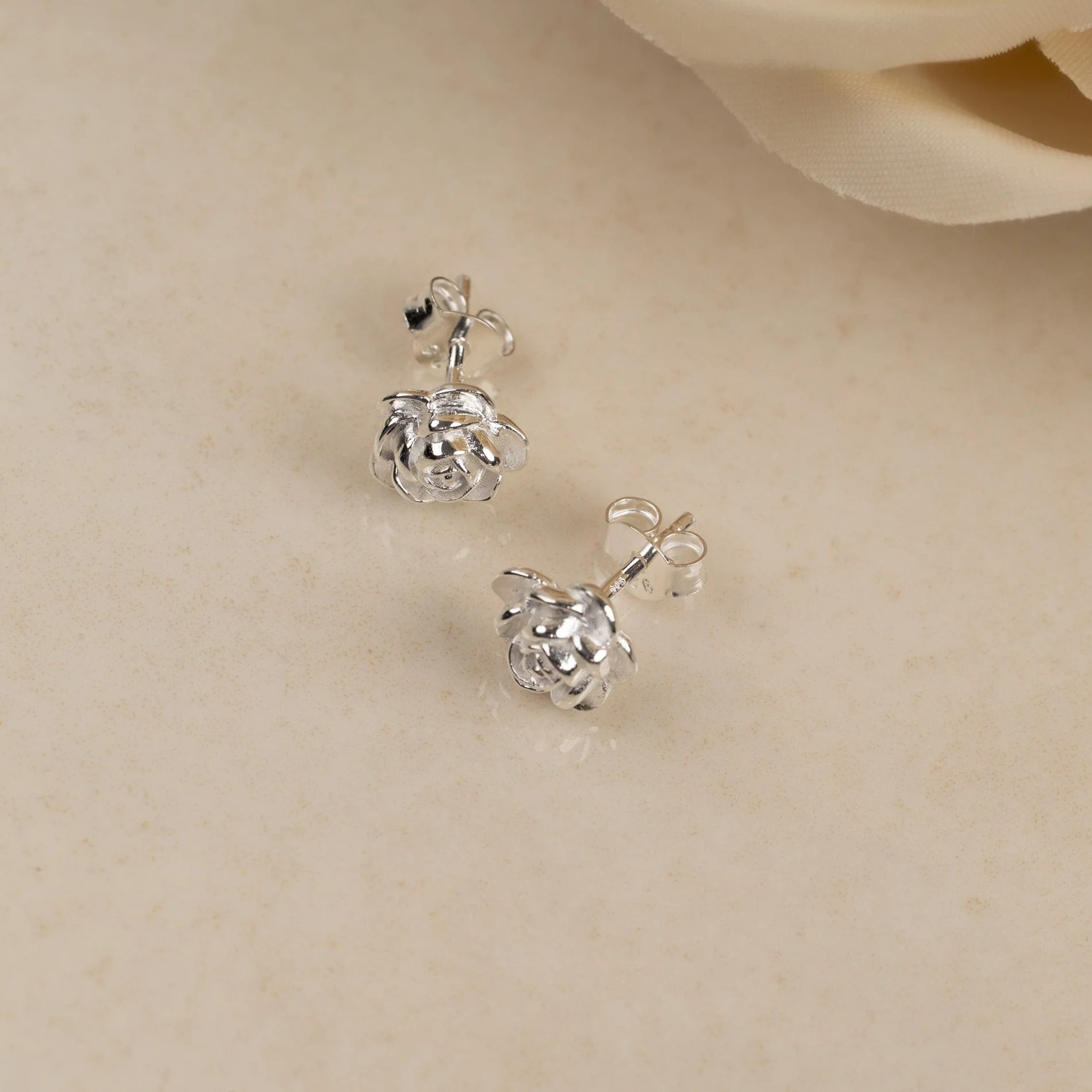 ROSIE SILVER SMALL STUD EARRING - Image 5