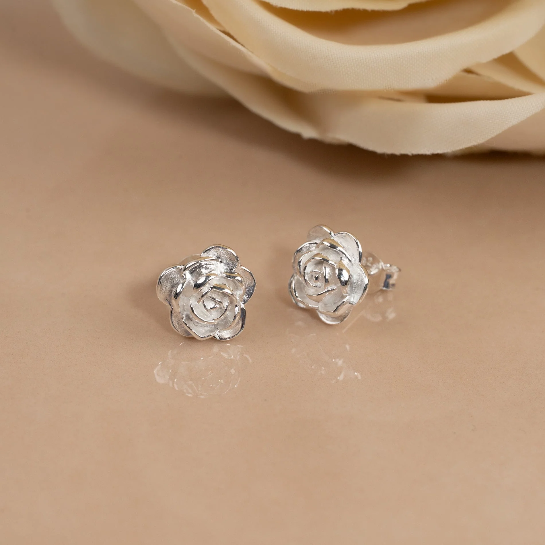 ROSIE STUD EARRING - Image 3