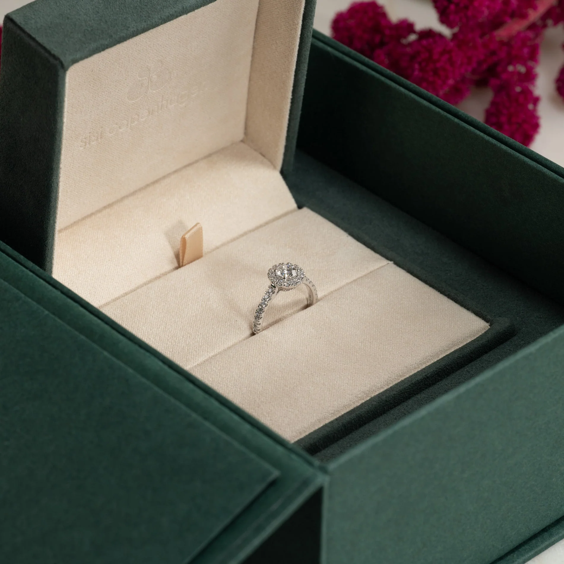 ROUND HALO ALLIANCE LAB-DIAMOND RING - 0.85ct - WG - Image 8